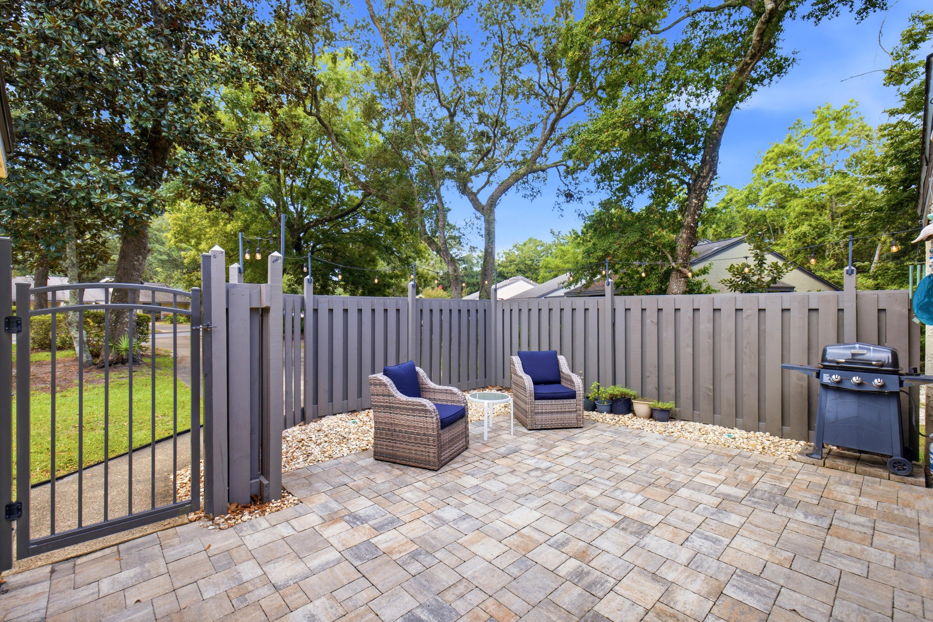 ROYAL OAK VILLAS BLUEWATER BAY - Residential