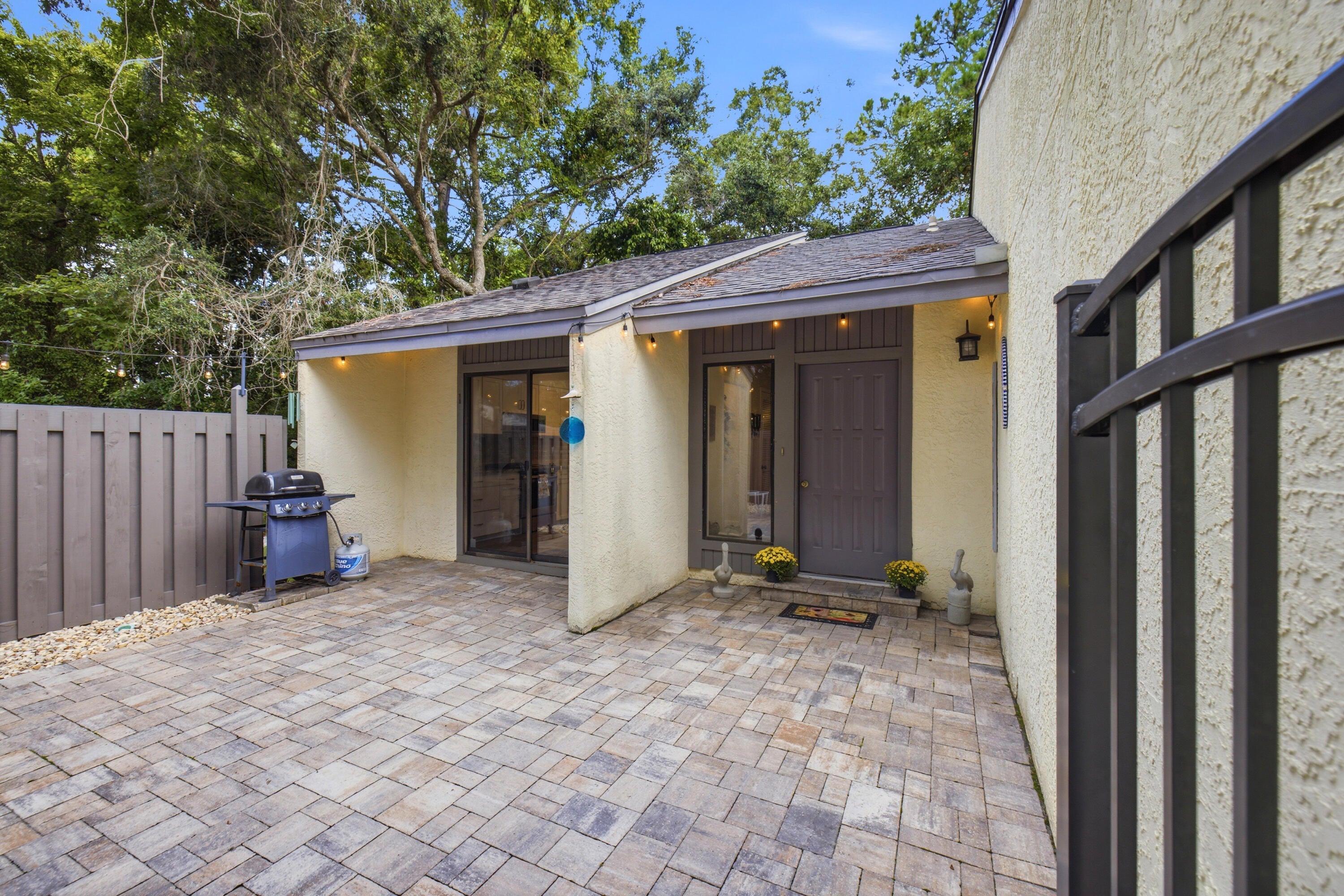 ROYAL OAK VILLAS BLUEWATER BAY - Residential