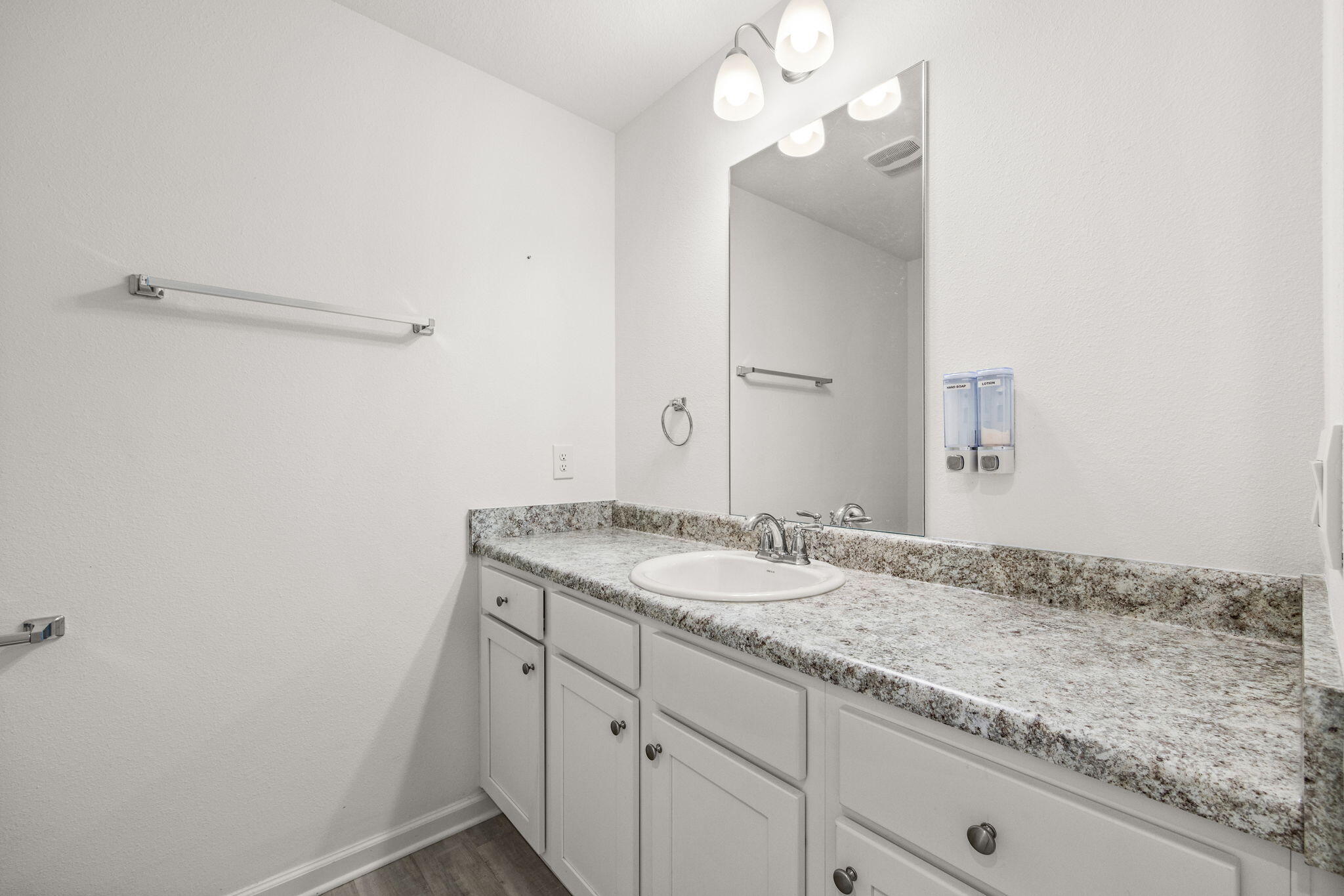 LAGRANGE LANDING - Residential