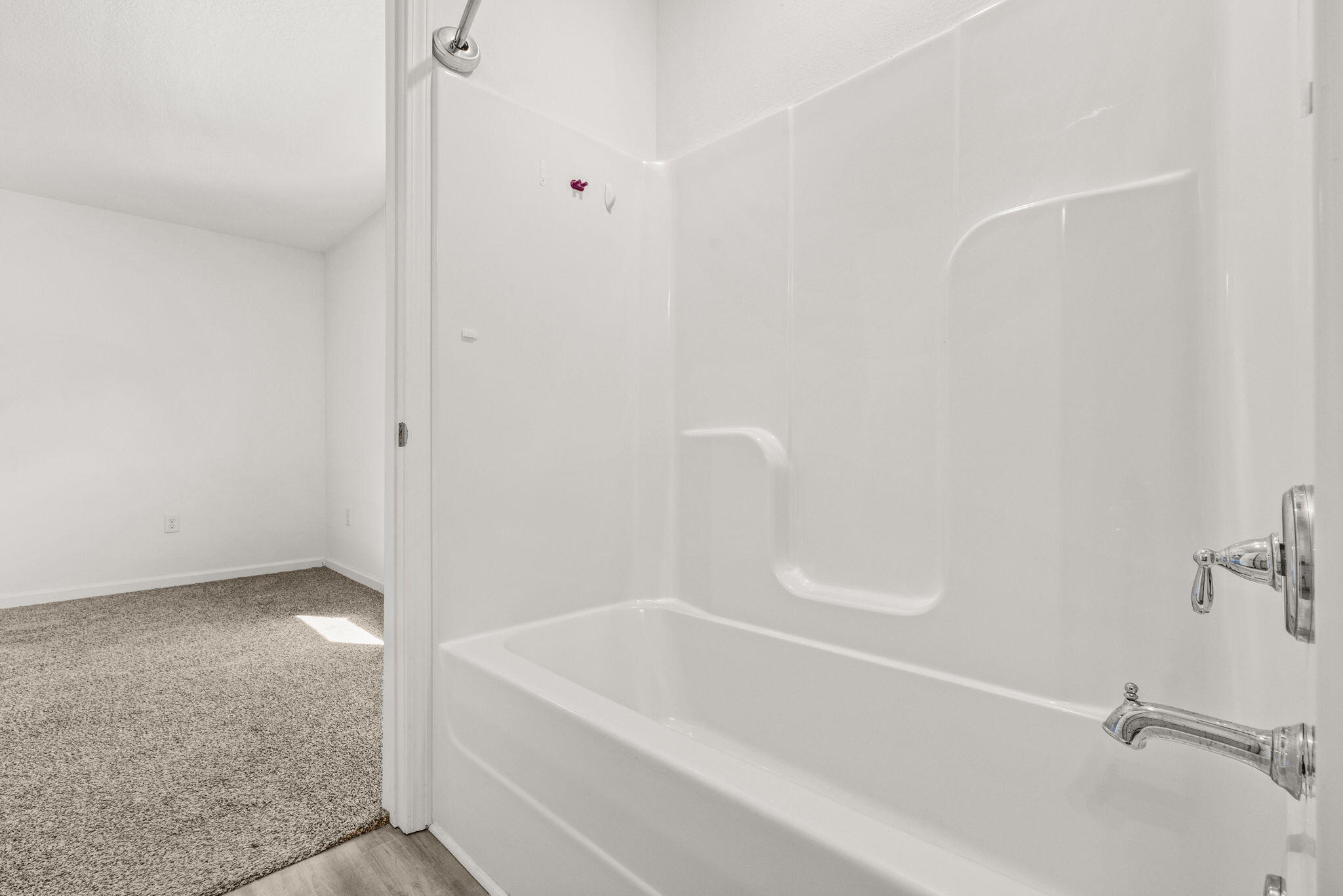 LAGRANGE LANDING - Residential