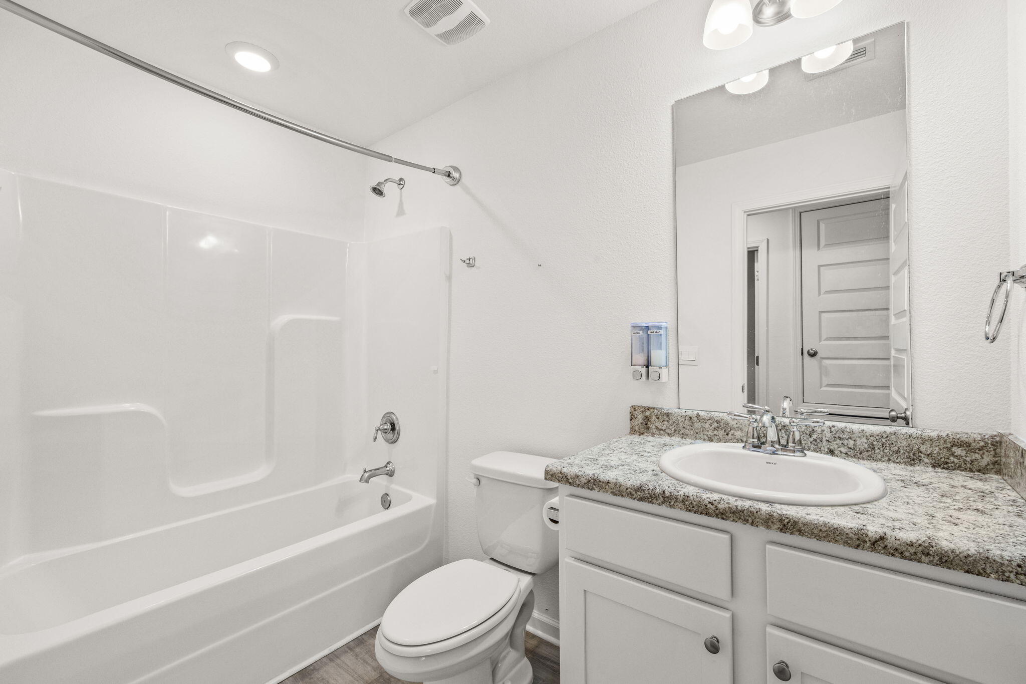LAGRANGE LANDING - Residential