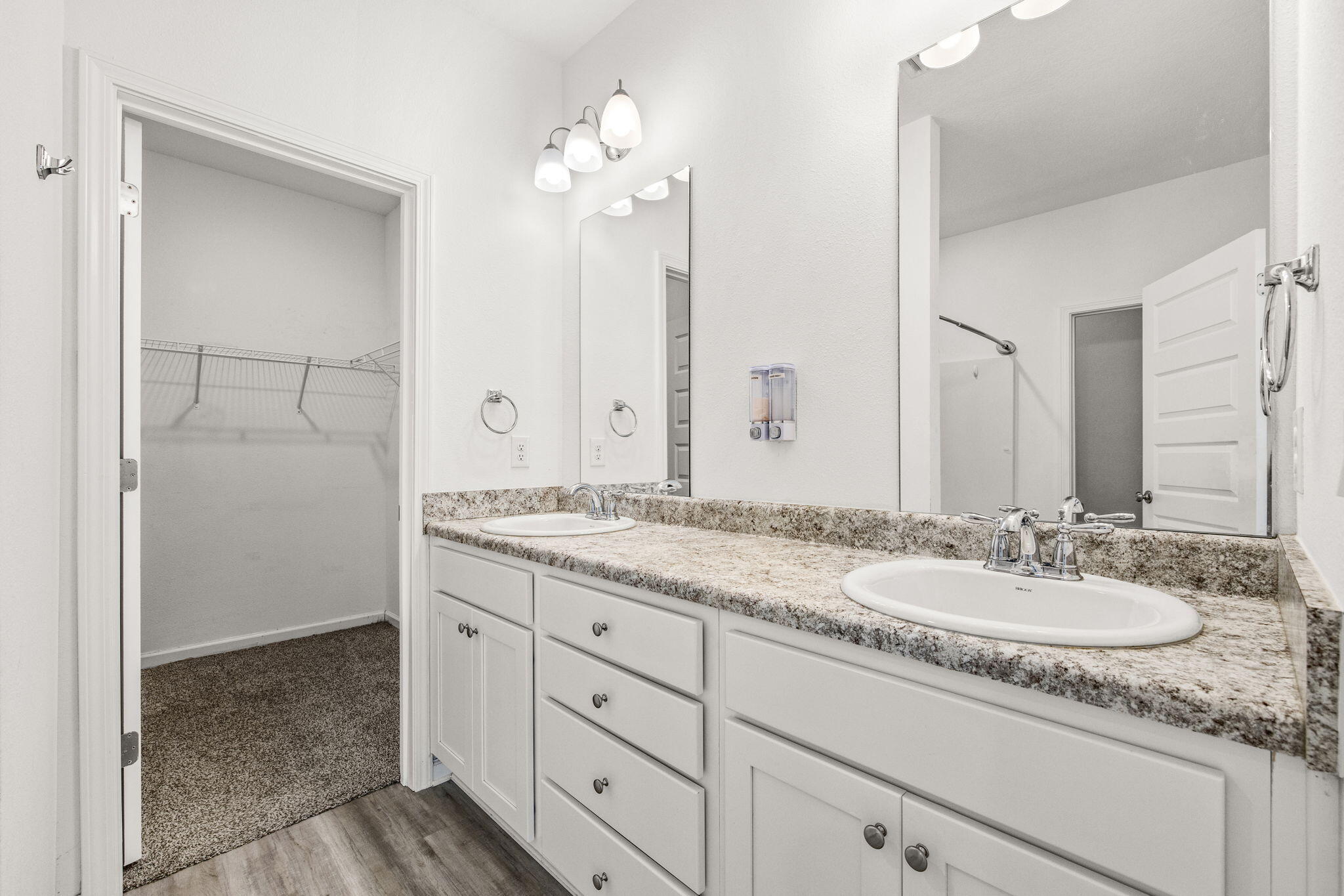LAGRANGE LANDING - Residential