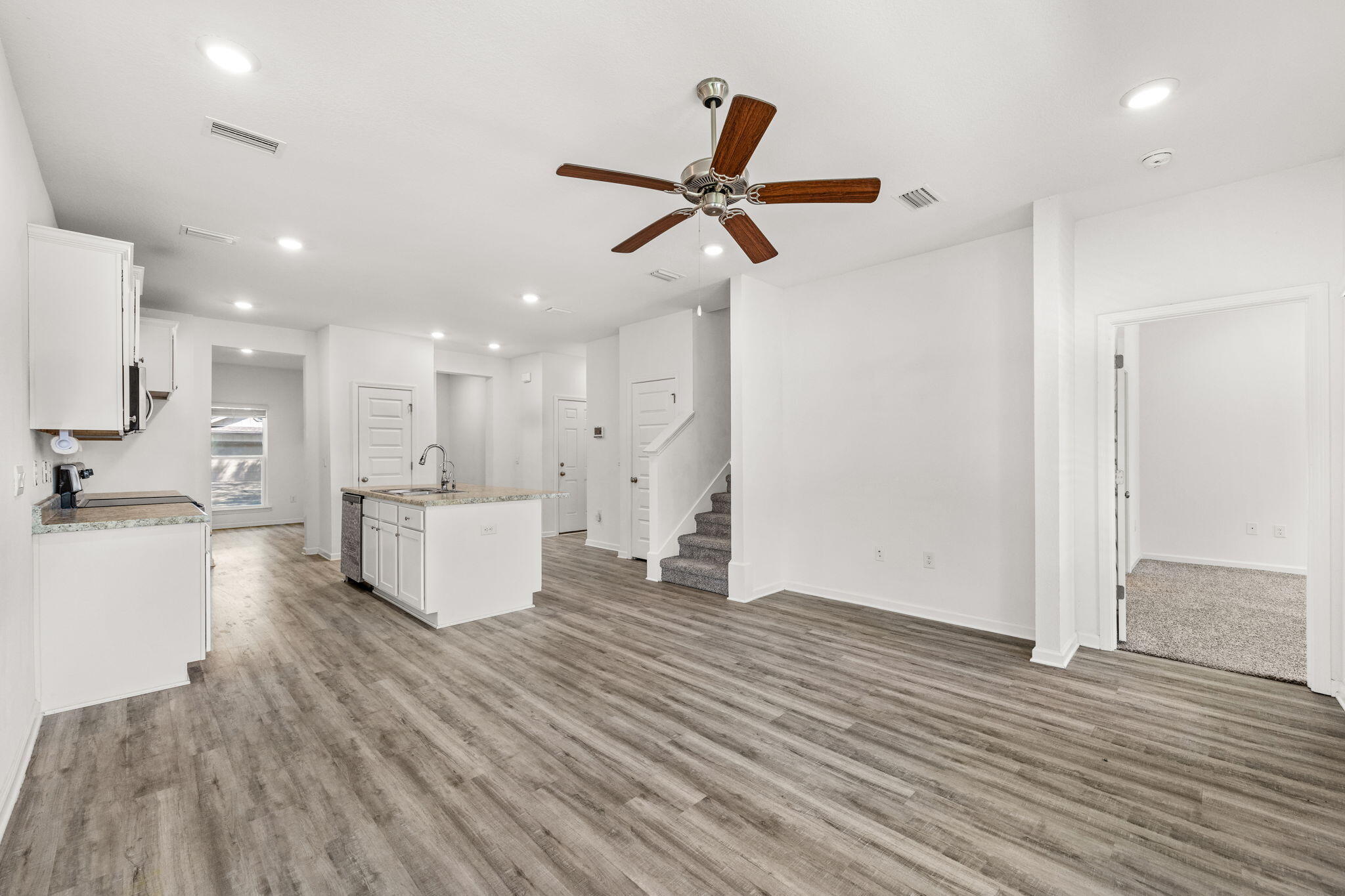 LAGRANGE LANDING - Residential