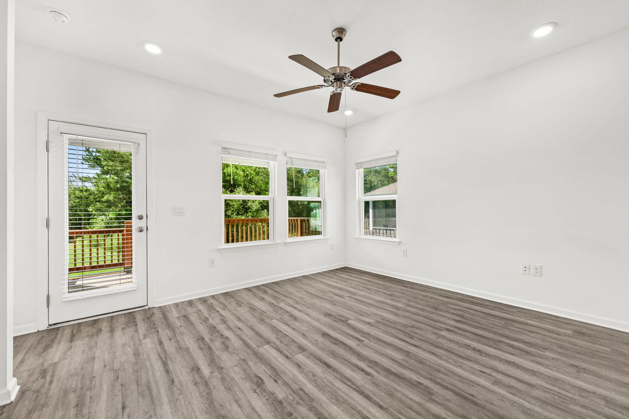 LAGRANGE LANDING - Residential