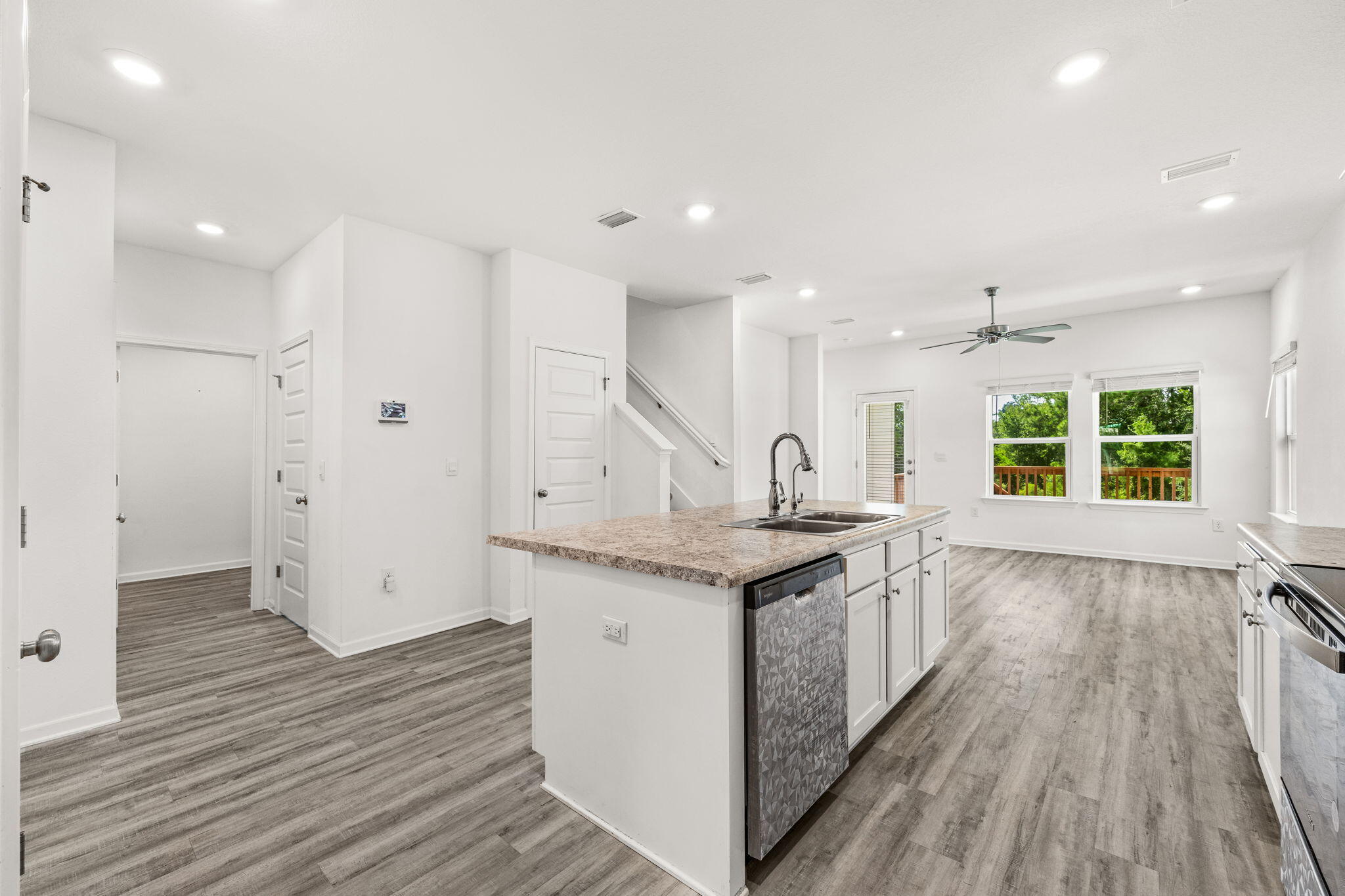 LAGRANGE LANDING - Residential