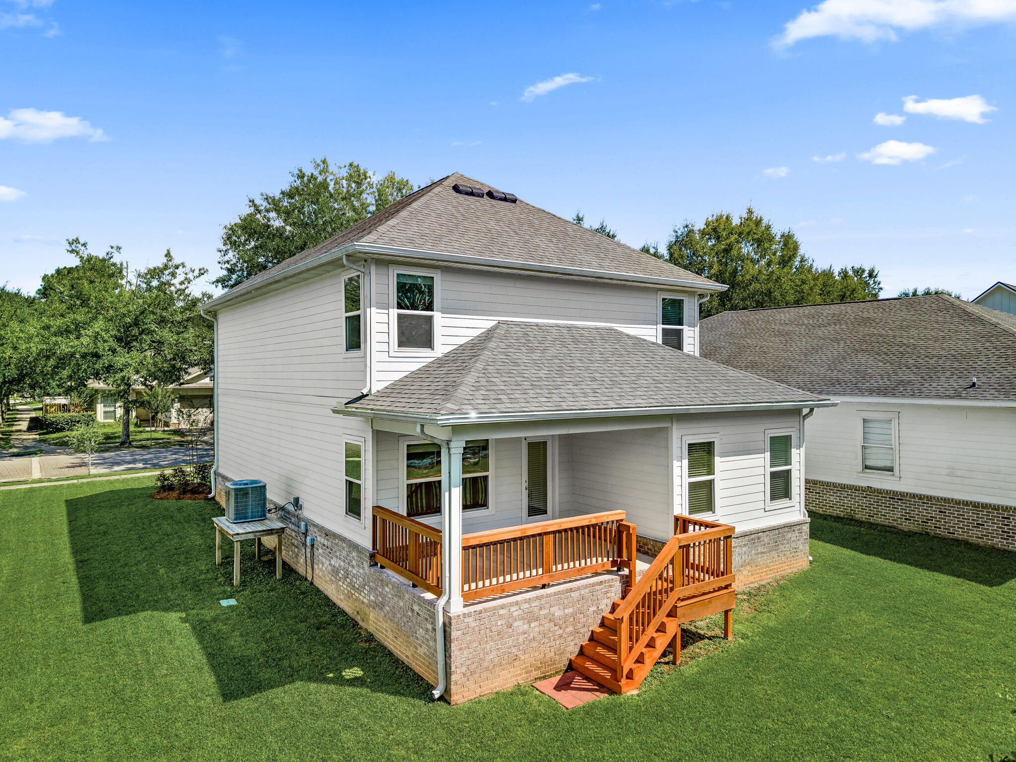 LAGRANGE LANDING - Residential