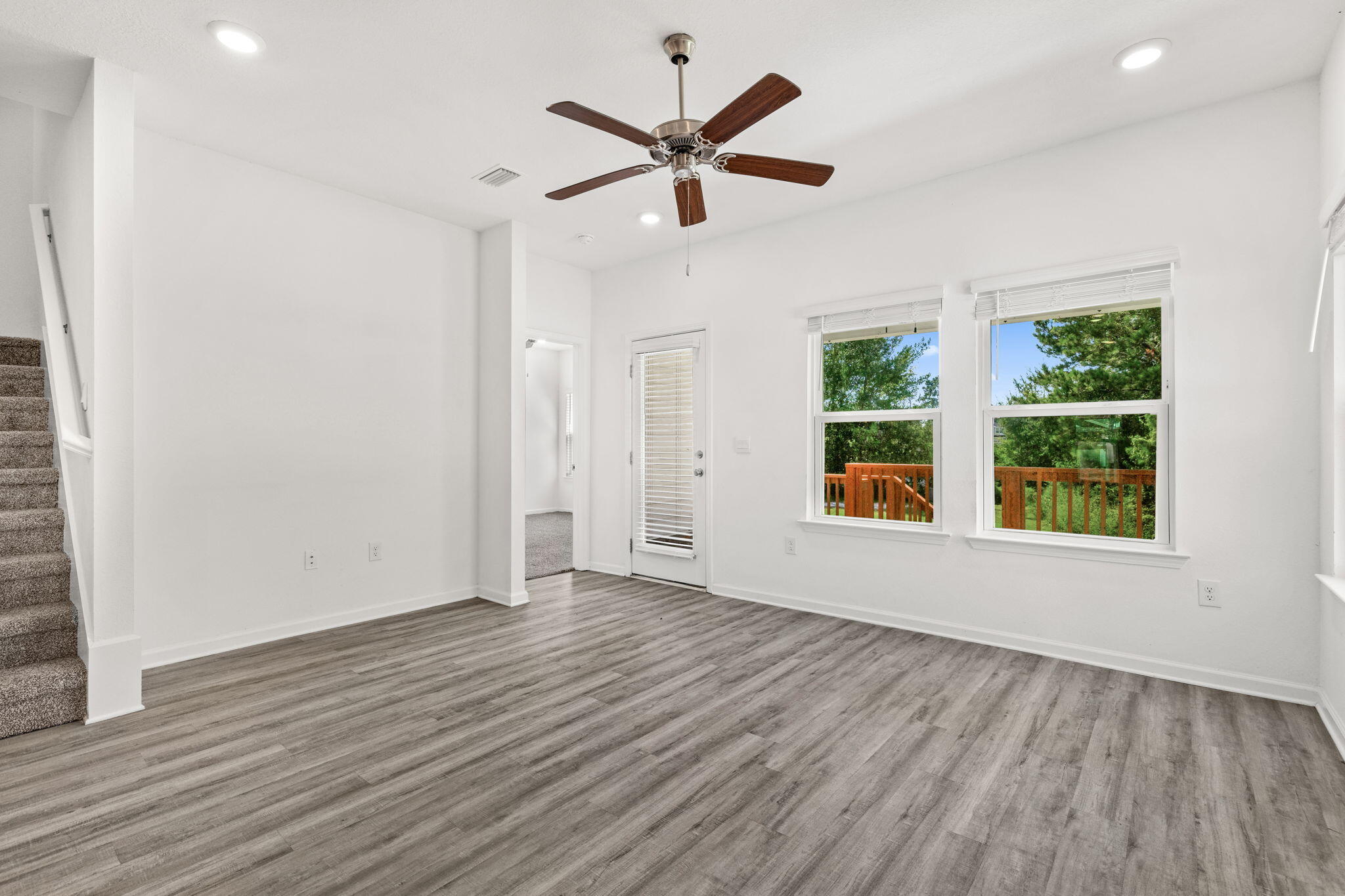 LAGRANGE LANDING - Residential