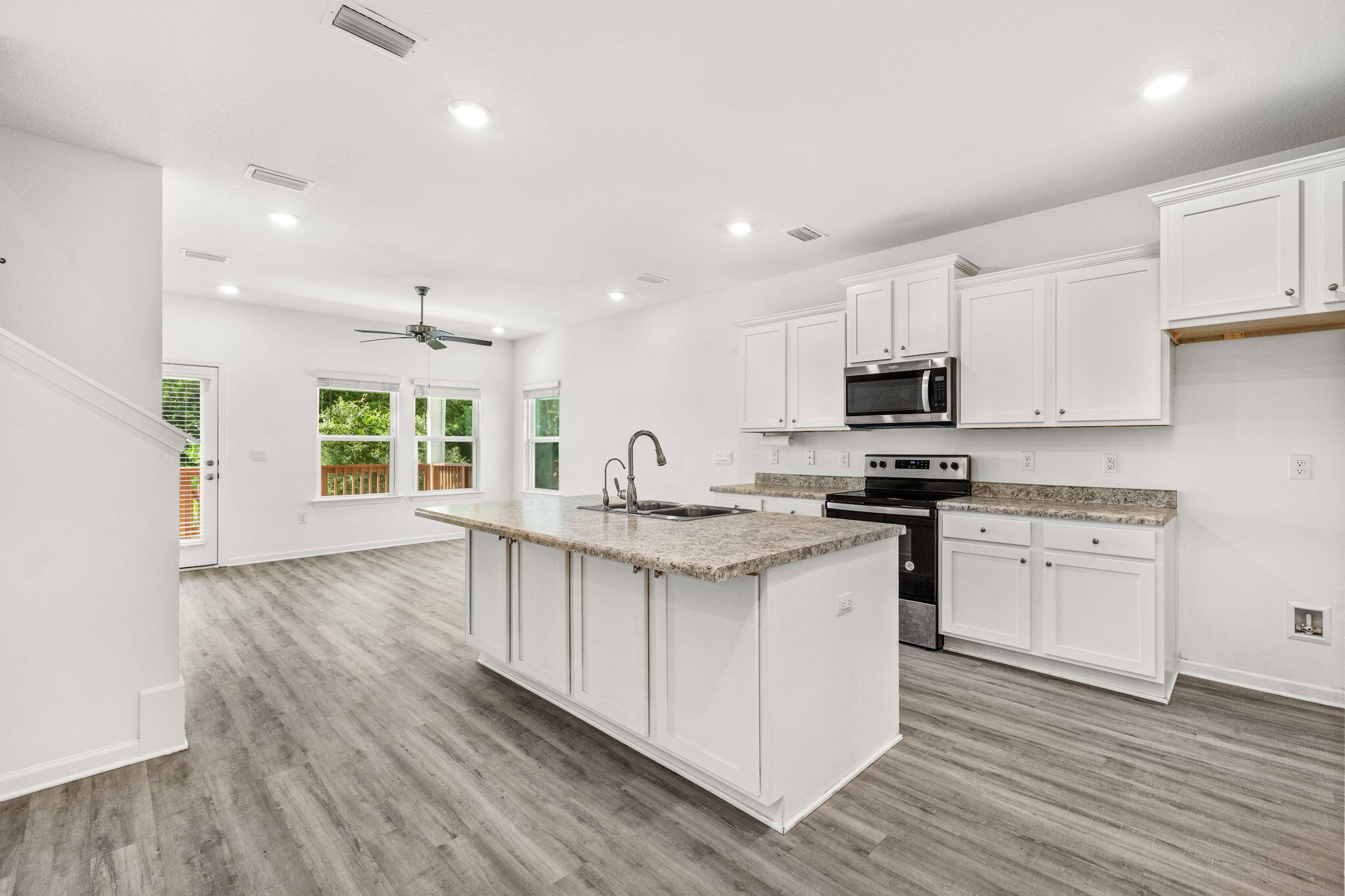 LAGRANGE LANDING - Residential
