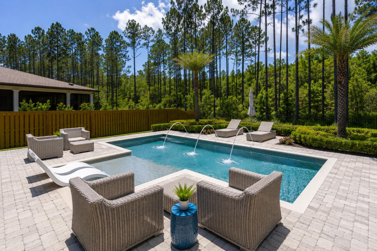 HAMMOCK BAY - Residential