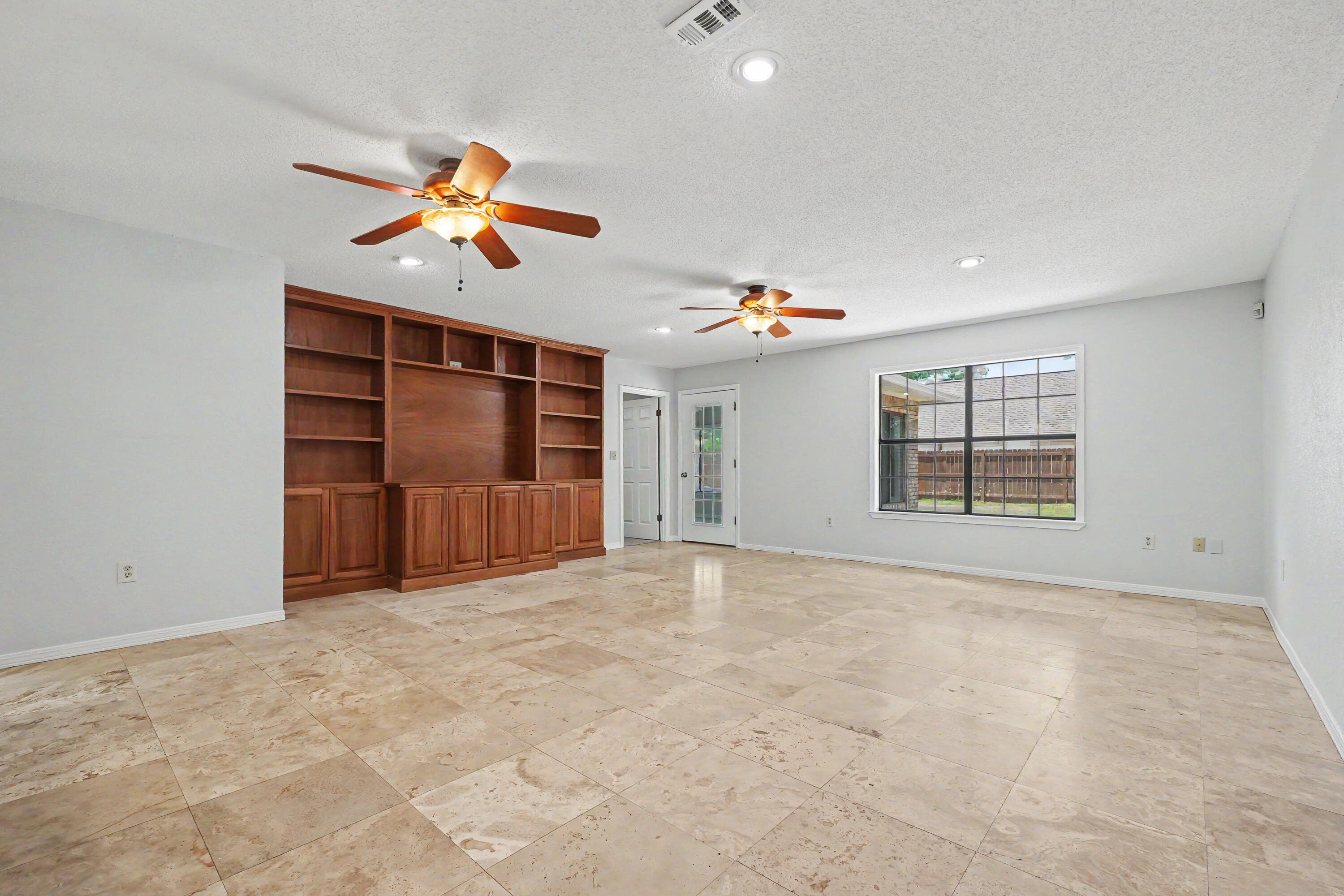 LIVE OAK SHORES - Residential