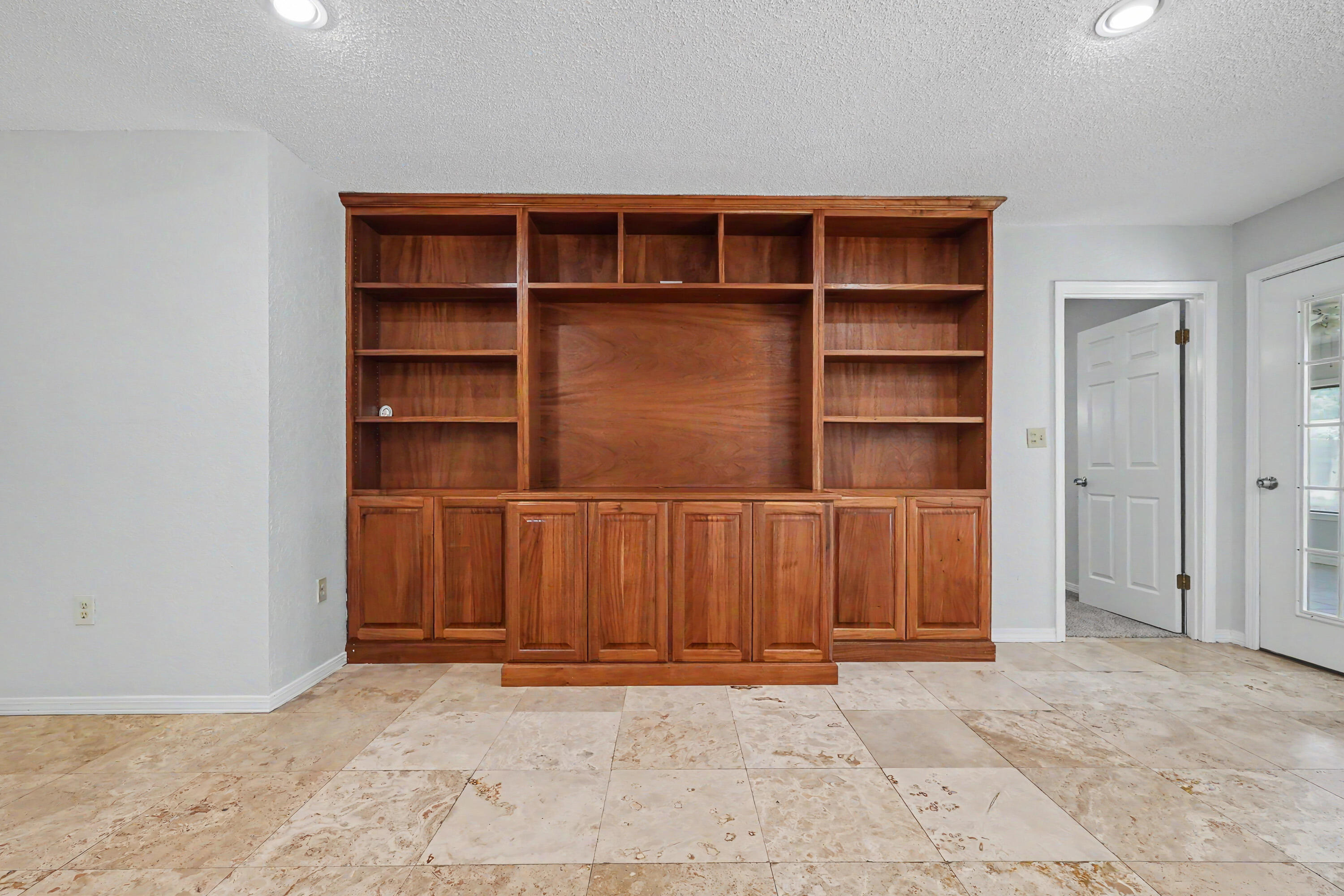 LIVE OAK SHORES - Residential