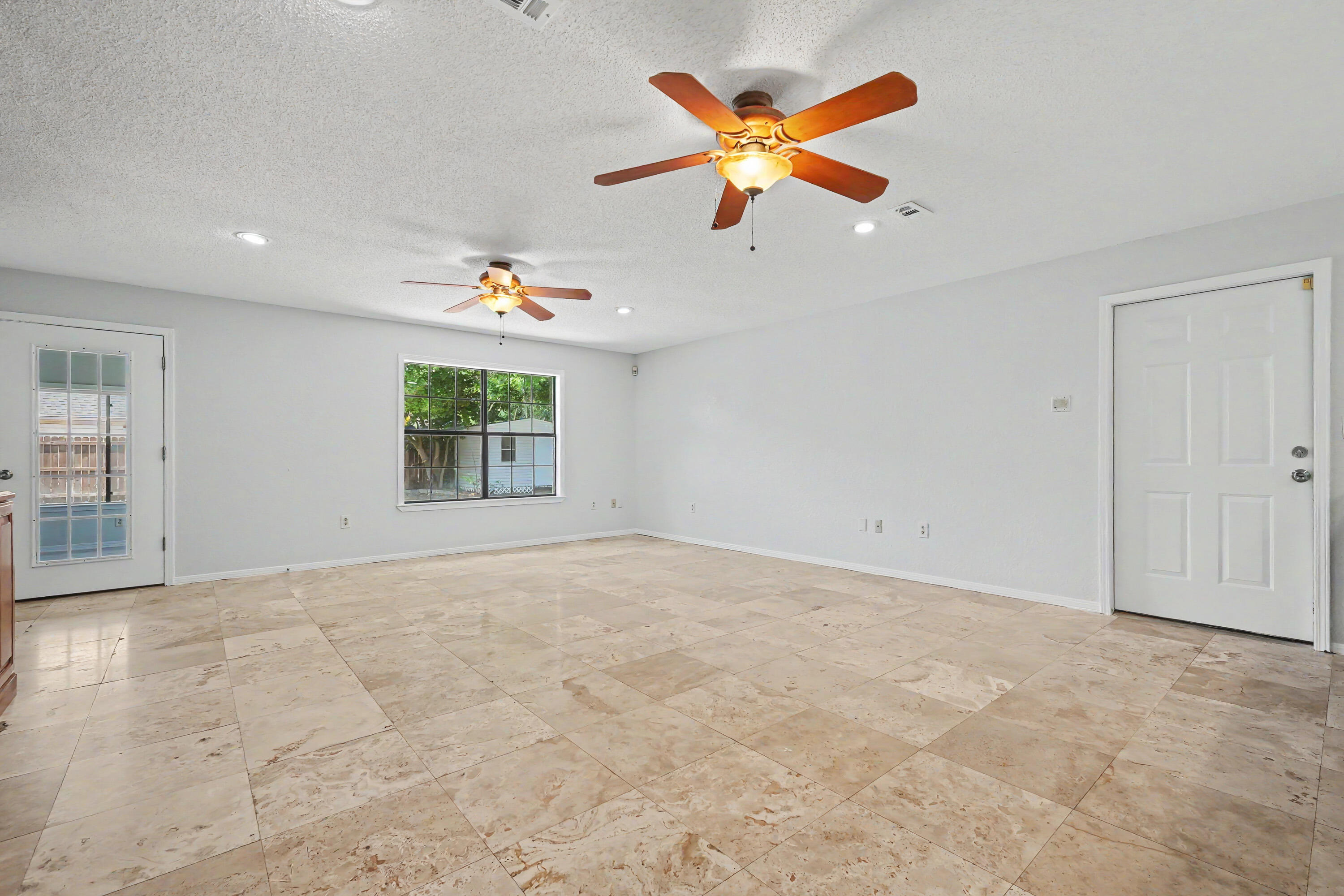 LIVE OAK SHORES - Residential
