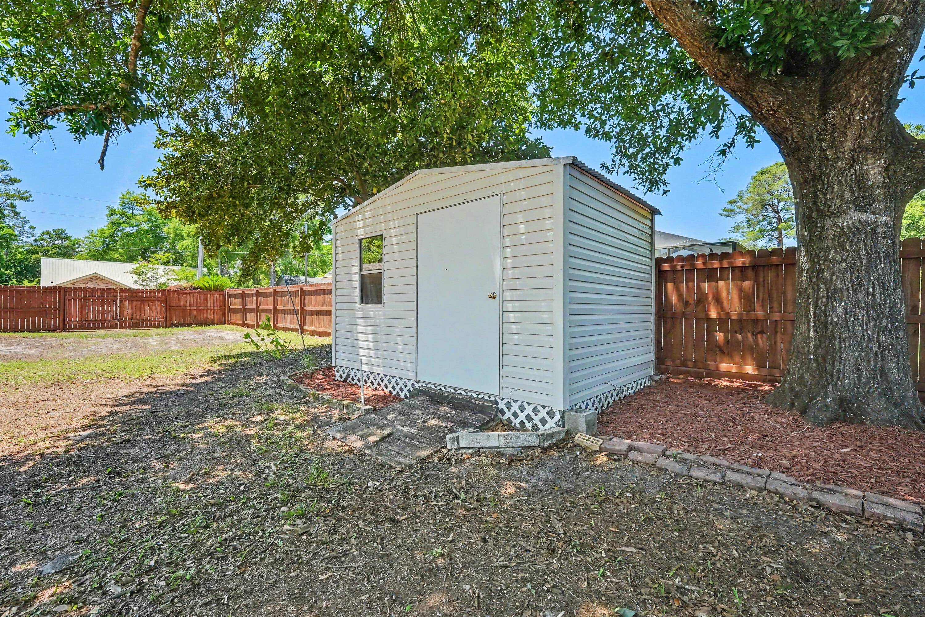 LIVE OAK SHORES - Residential