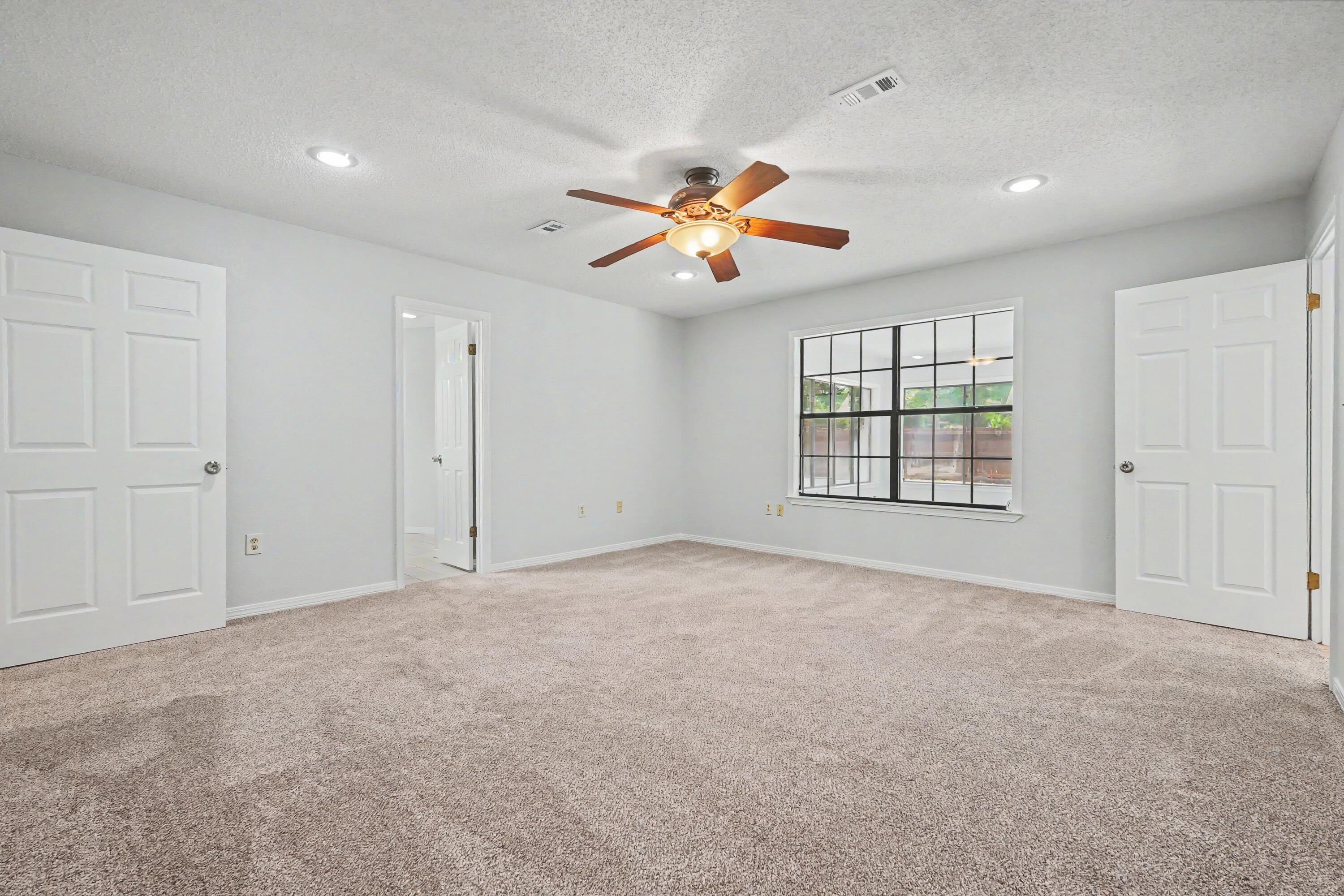 LIVE OAK SHORES - Residential