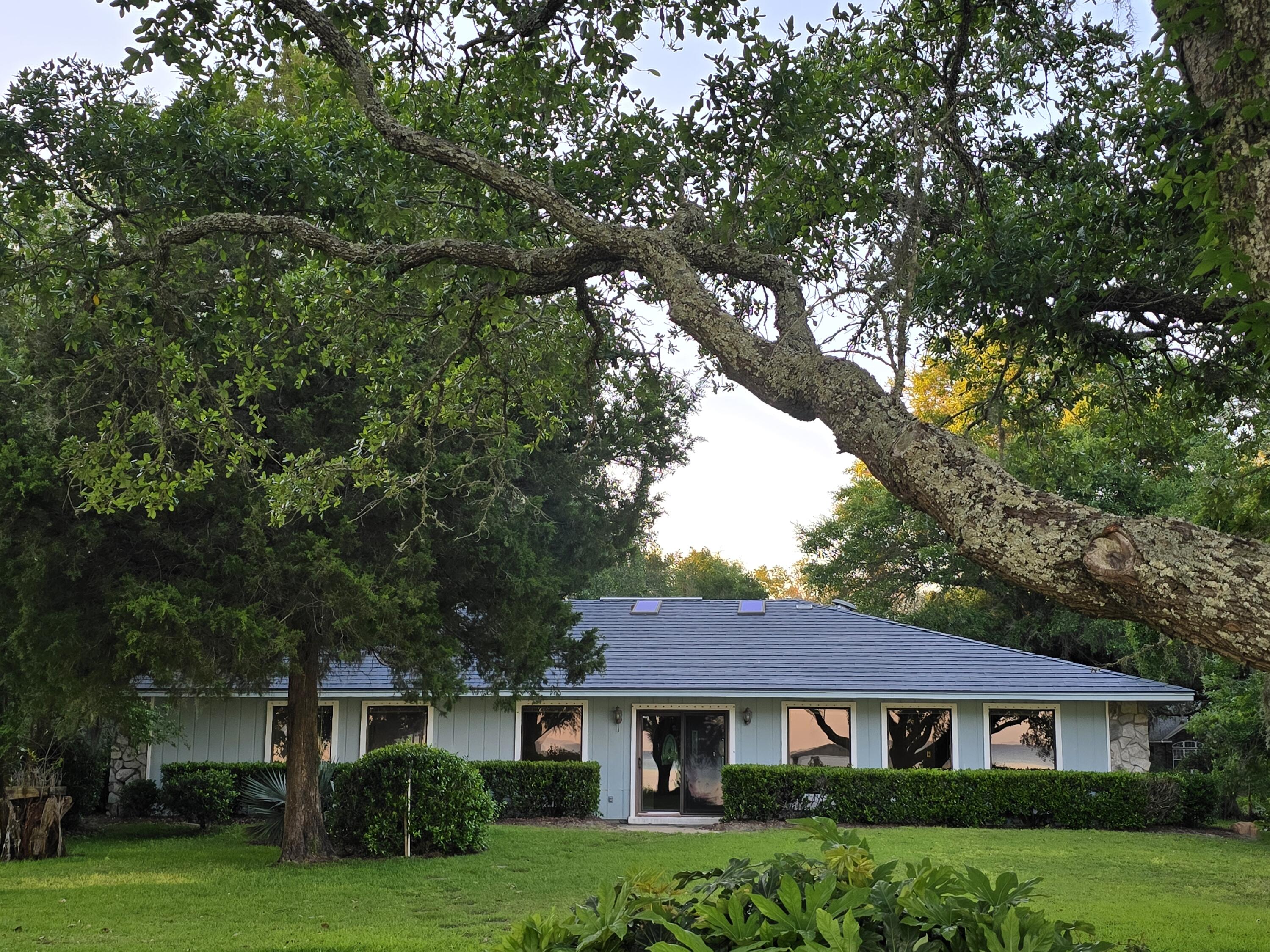 CEDAR BEACH - Residential