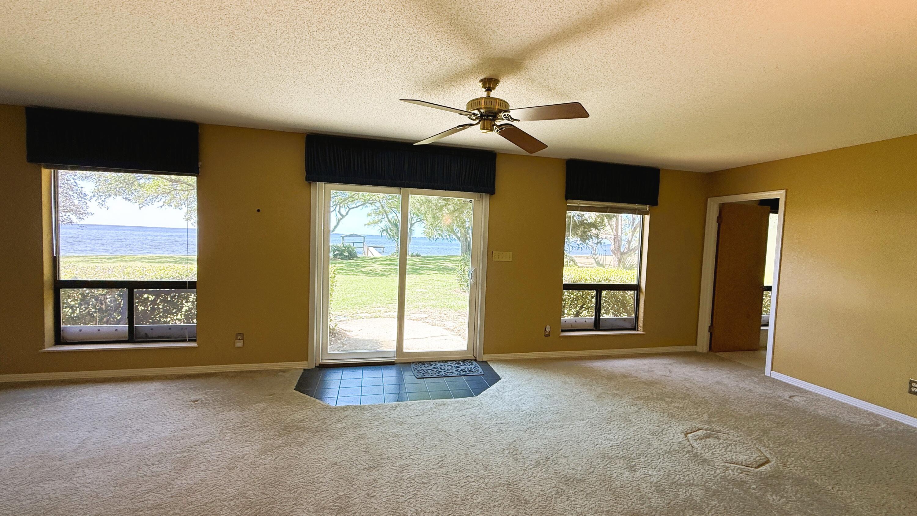 CEDAR BEACH - Residential