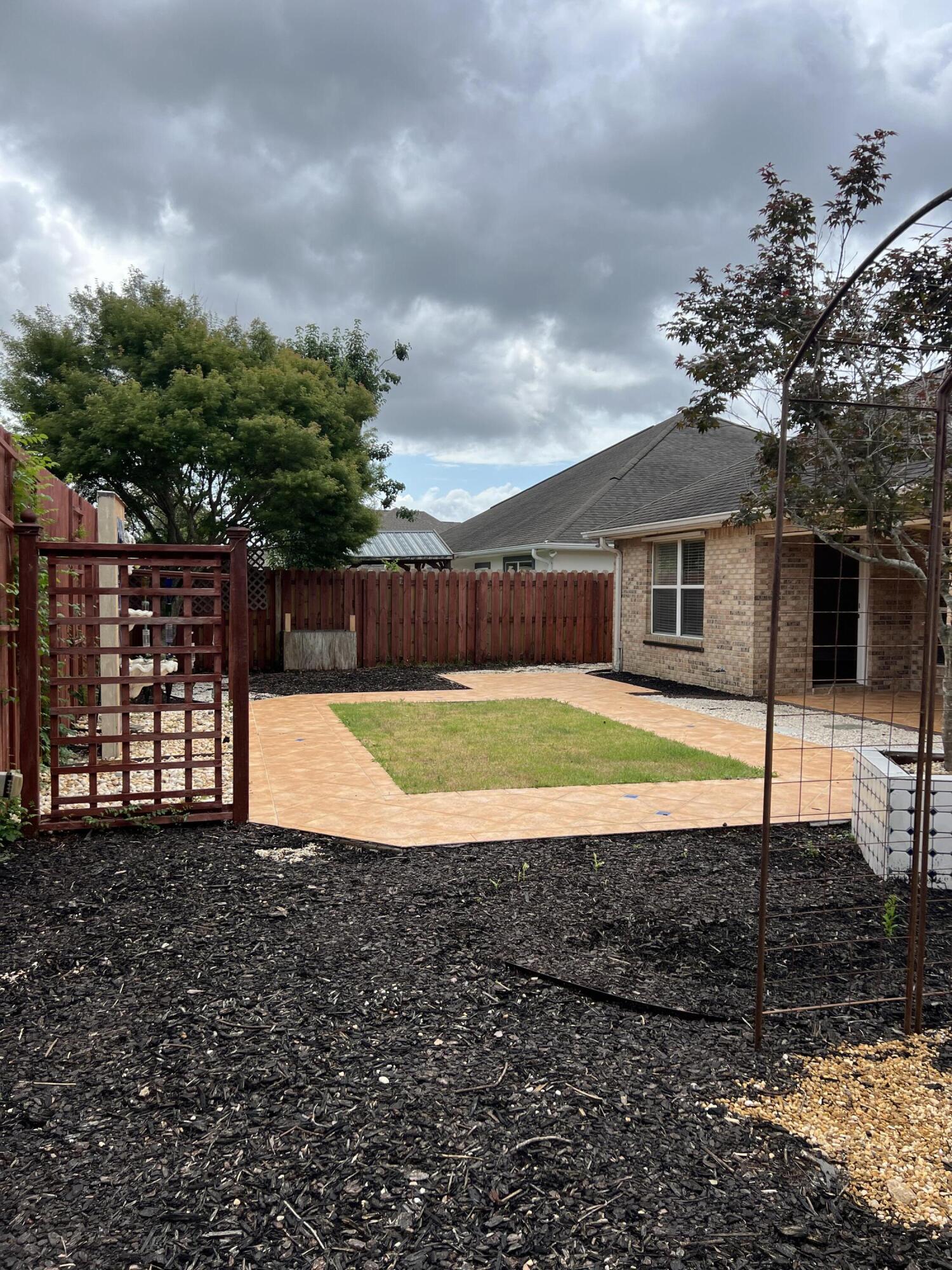 BRIDGEPORT COLONY - Residential Lease