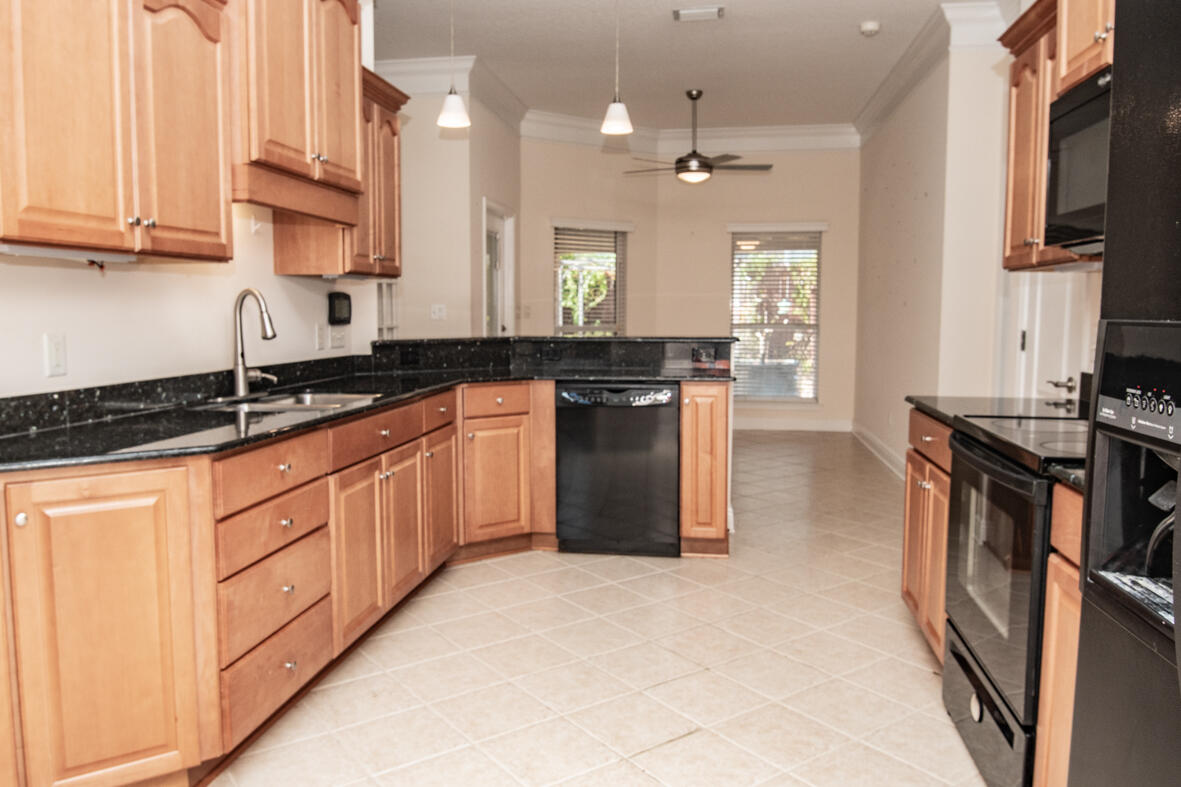 BRIDGEPORT COLONY - Residential Lease