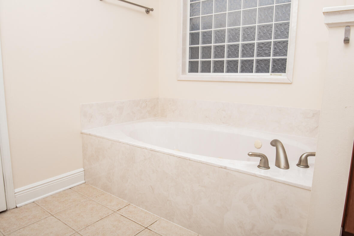 BRIDGEPORT COLONY - Residential Lease
