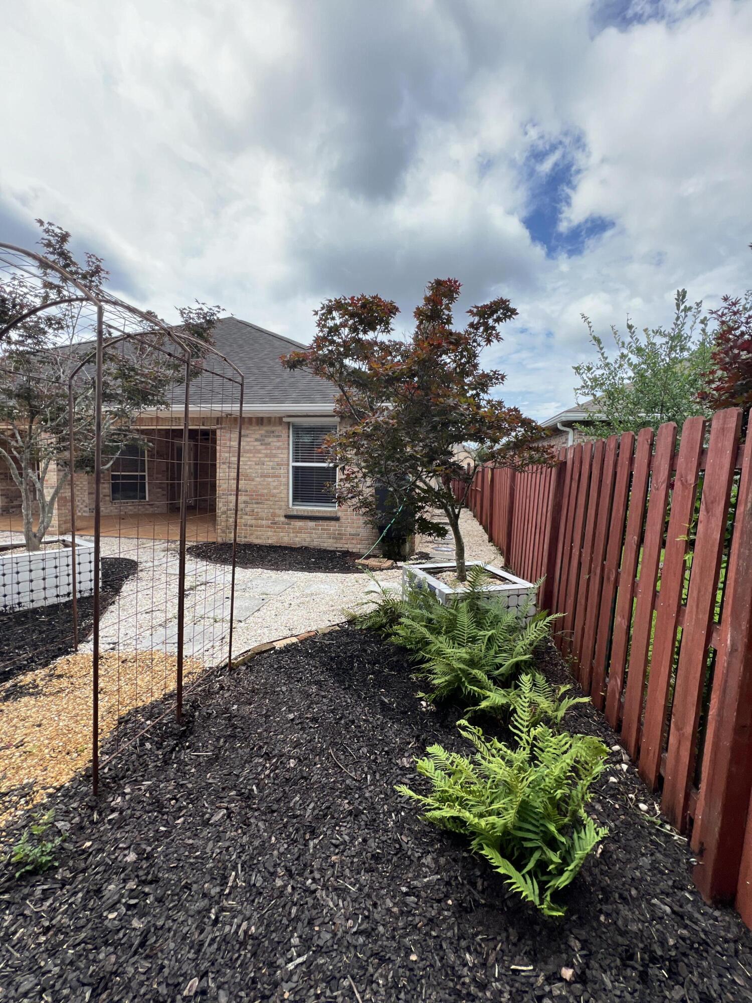 BRIDGEPORT COLONY - Residential Lease