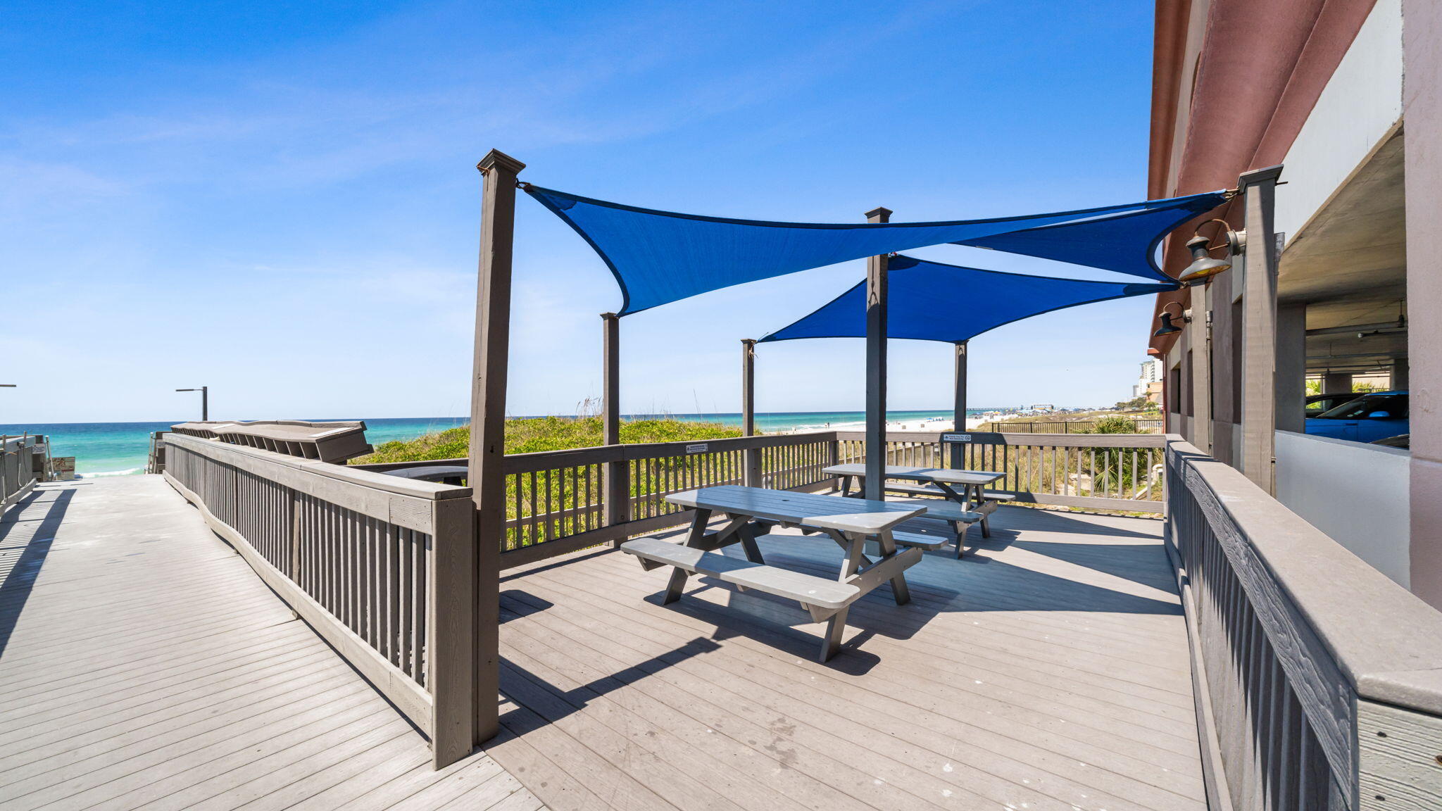 SUNRISE BEACH - Residential