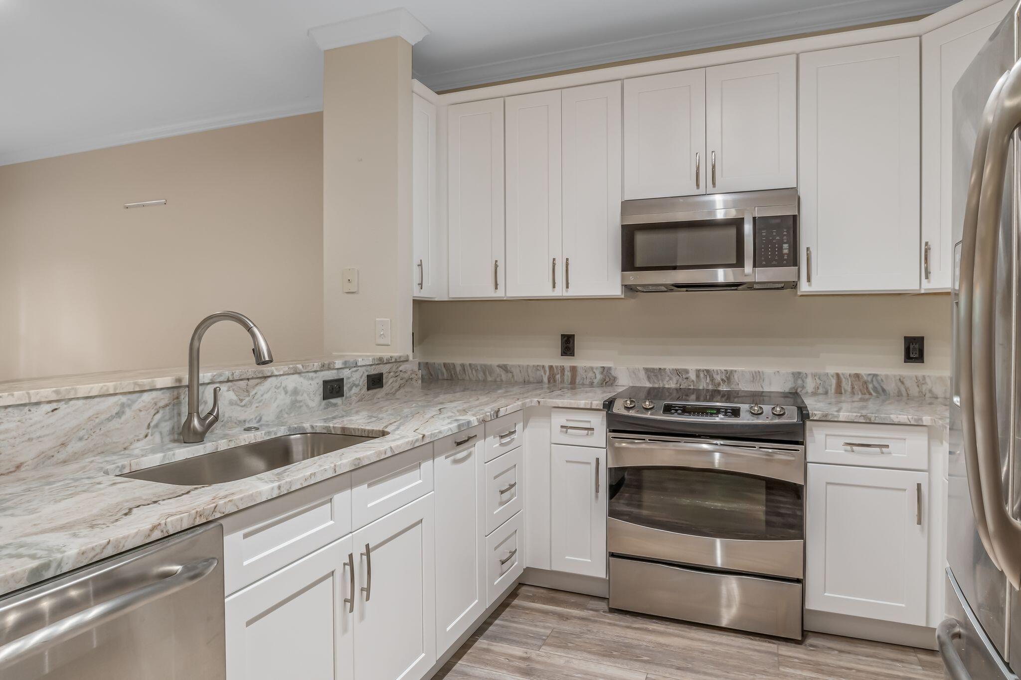 SOUTH HAVEN TOWNHOMES - Residential