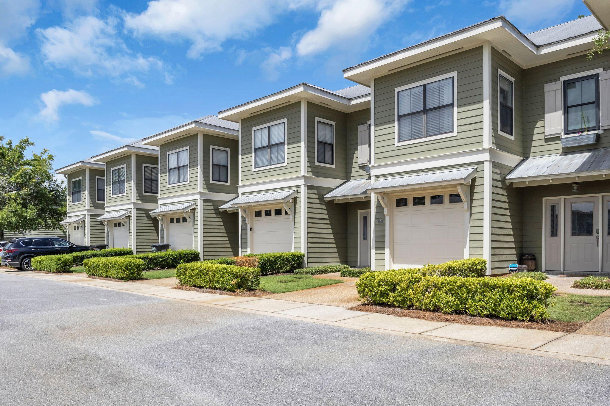 SOUTH HAVEN TOWNHOMES - Residential
