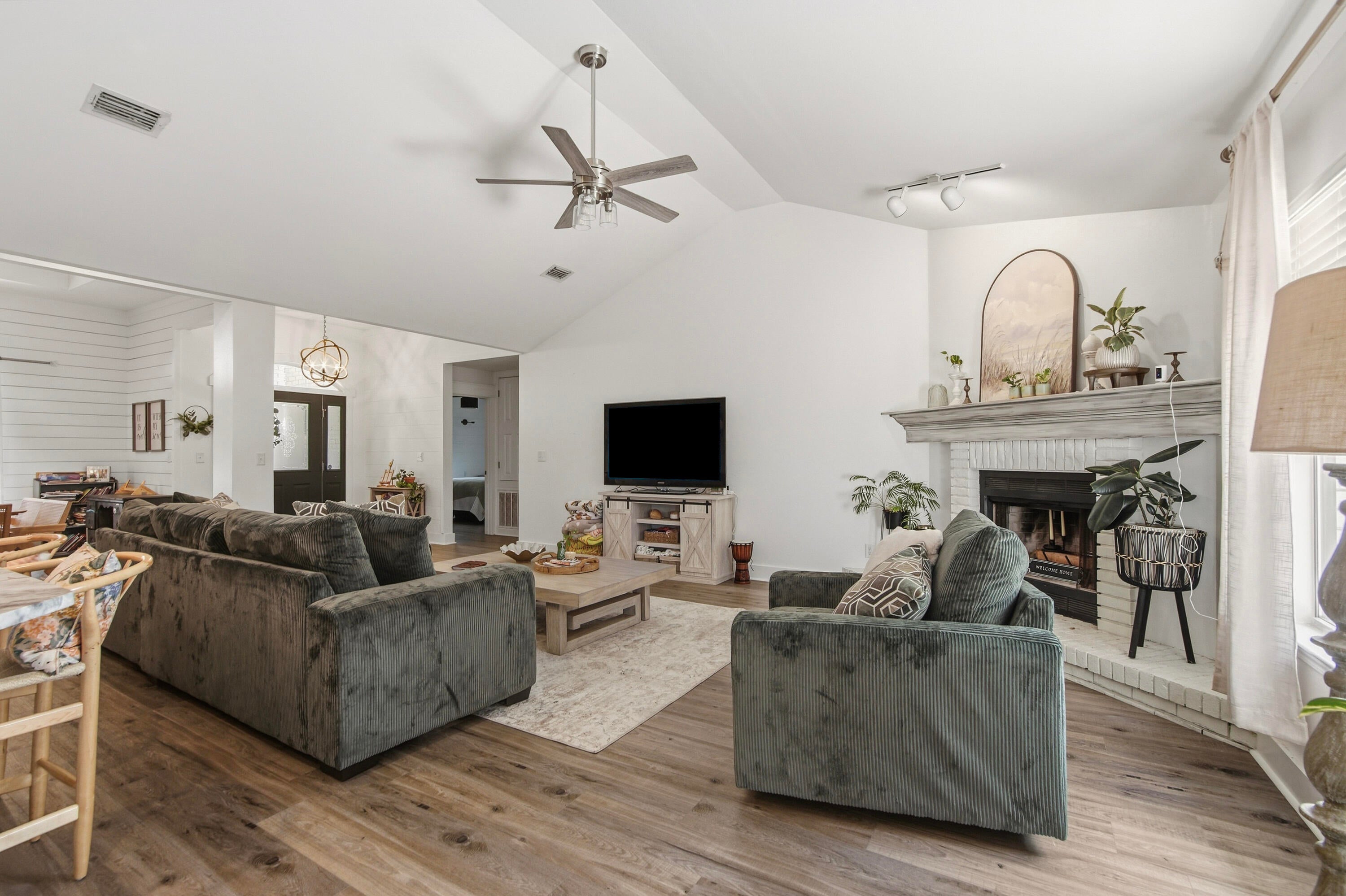 DAUGHETTES AMENDED - Residential