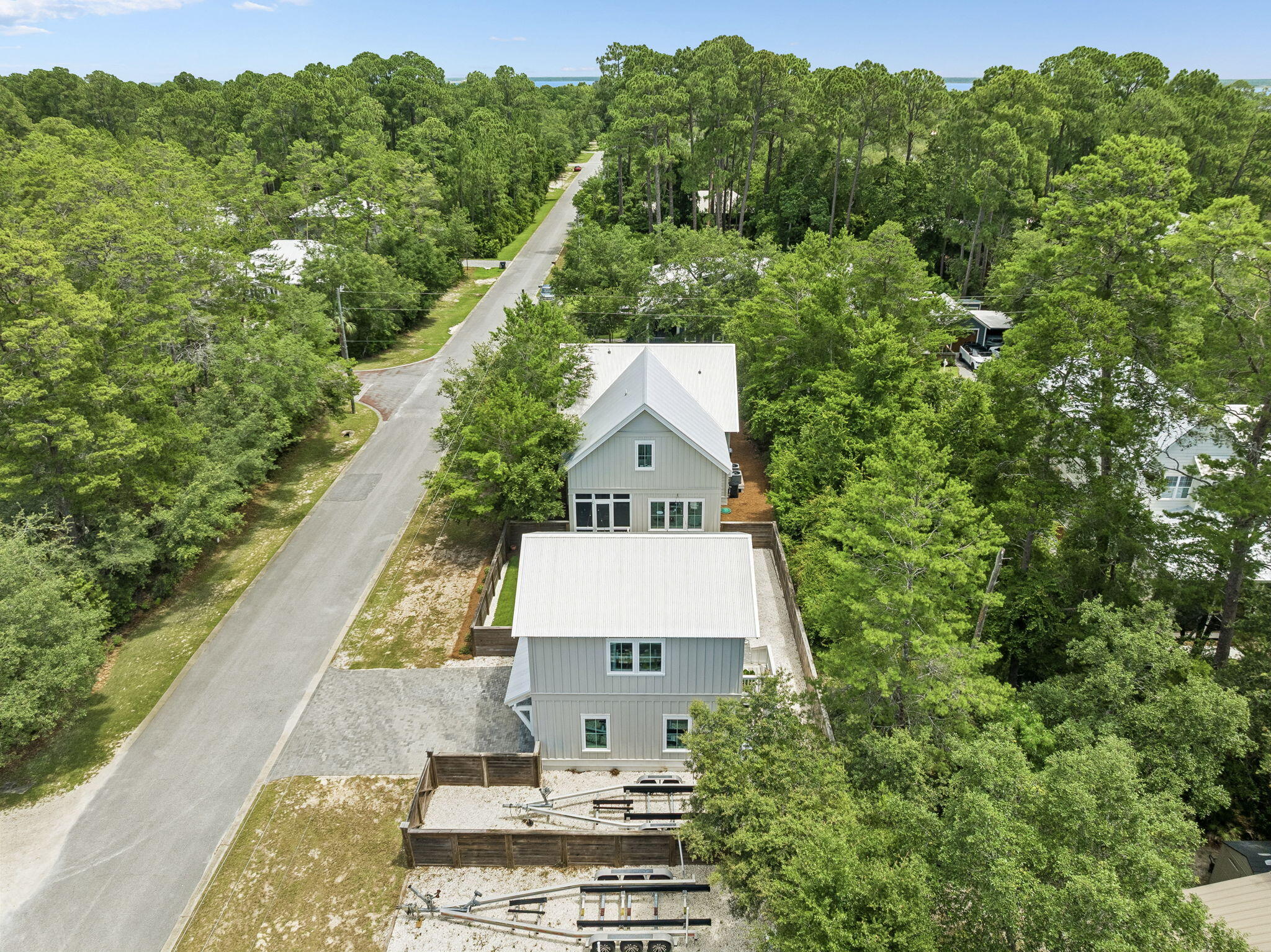 MAGNOLIA BEACH - Residential