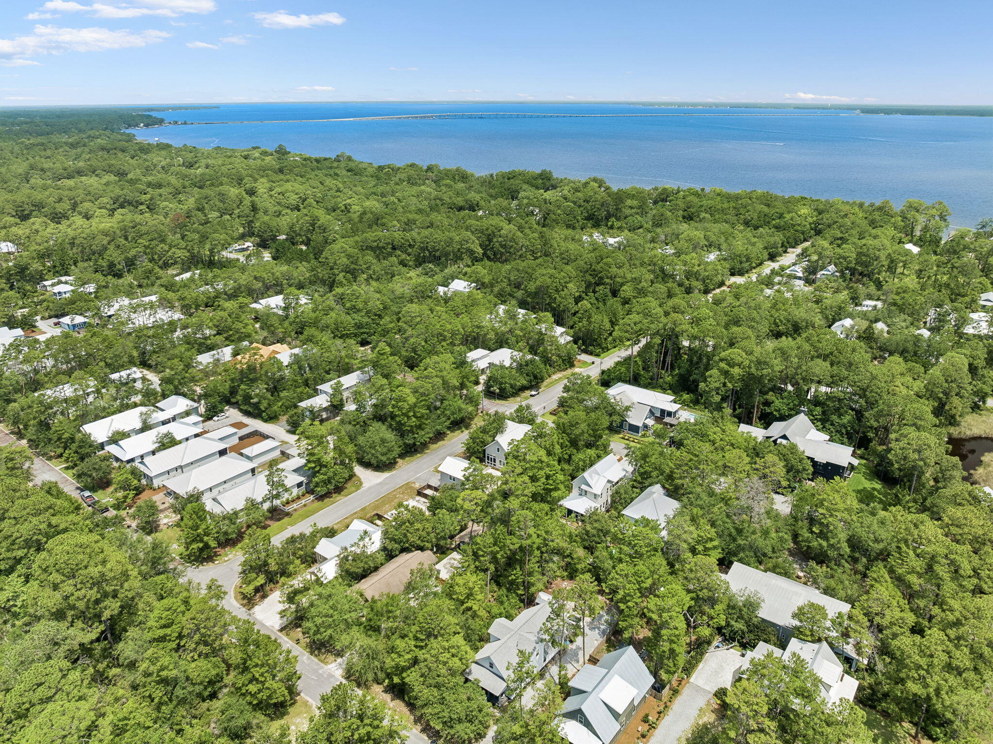 MAGNOLIA BEACH - Residential