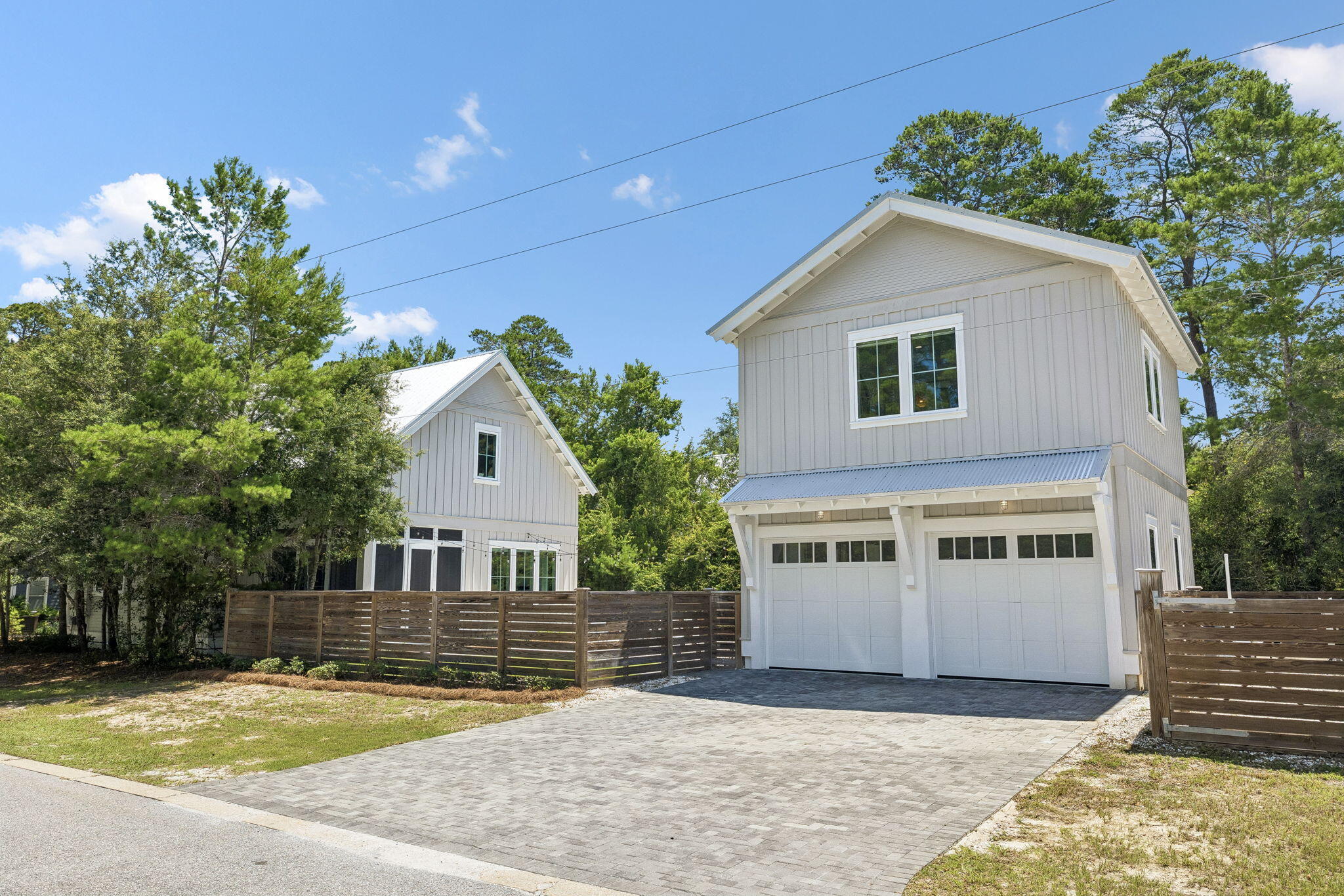 MAGNOLIA BEACH - Residential