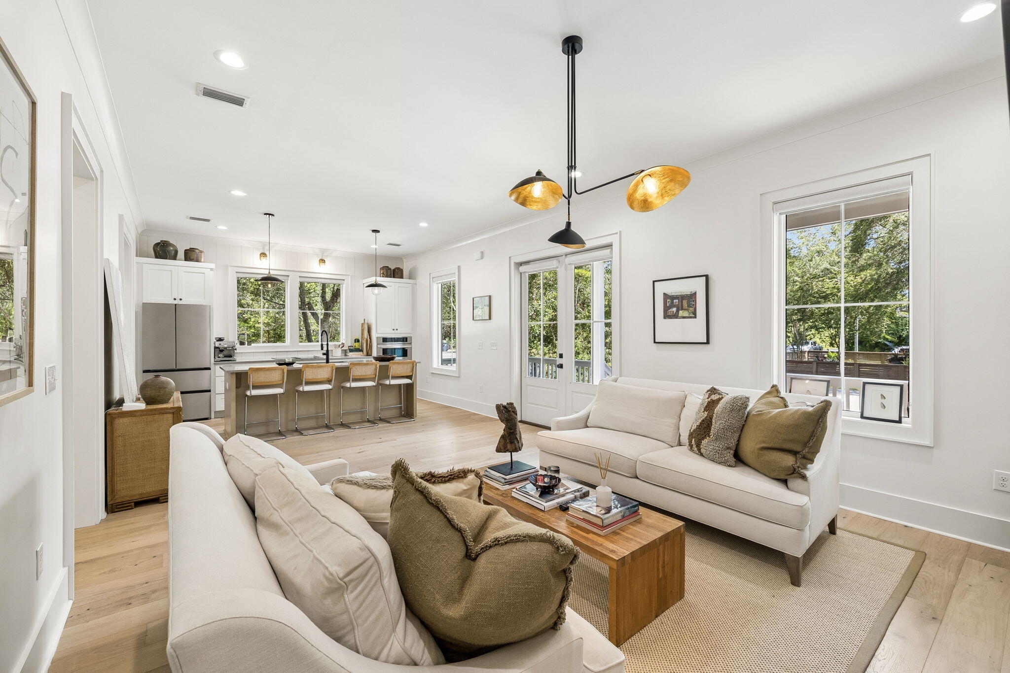 MAGNOLIA BEACH - Residential