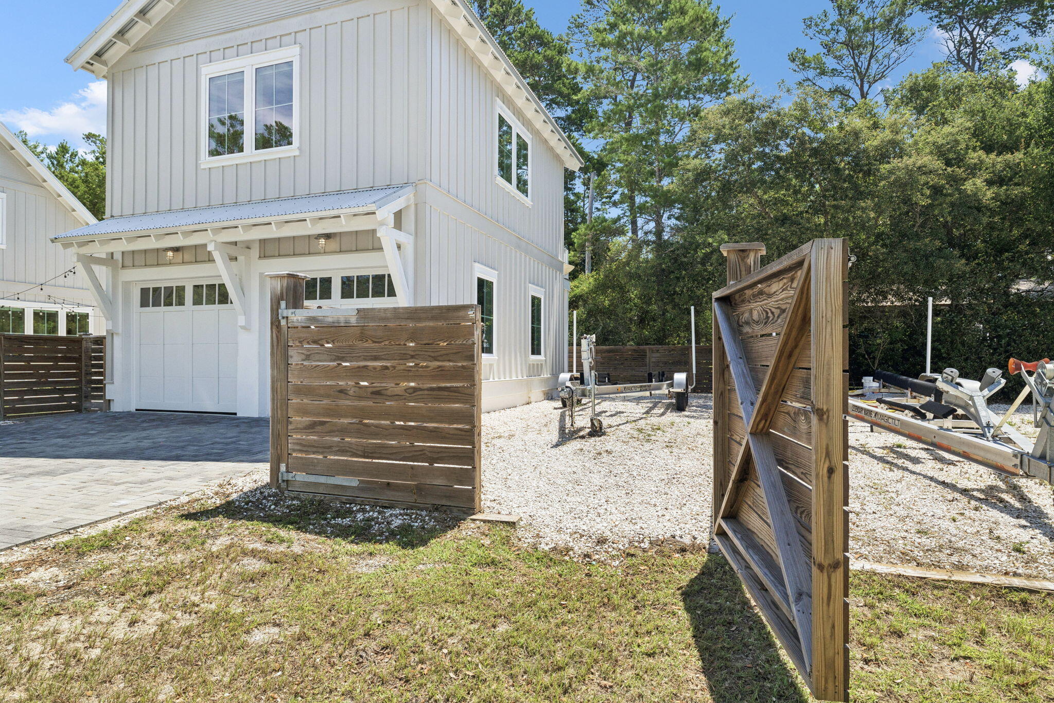 MAGNOLIA BEACH - Residential