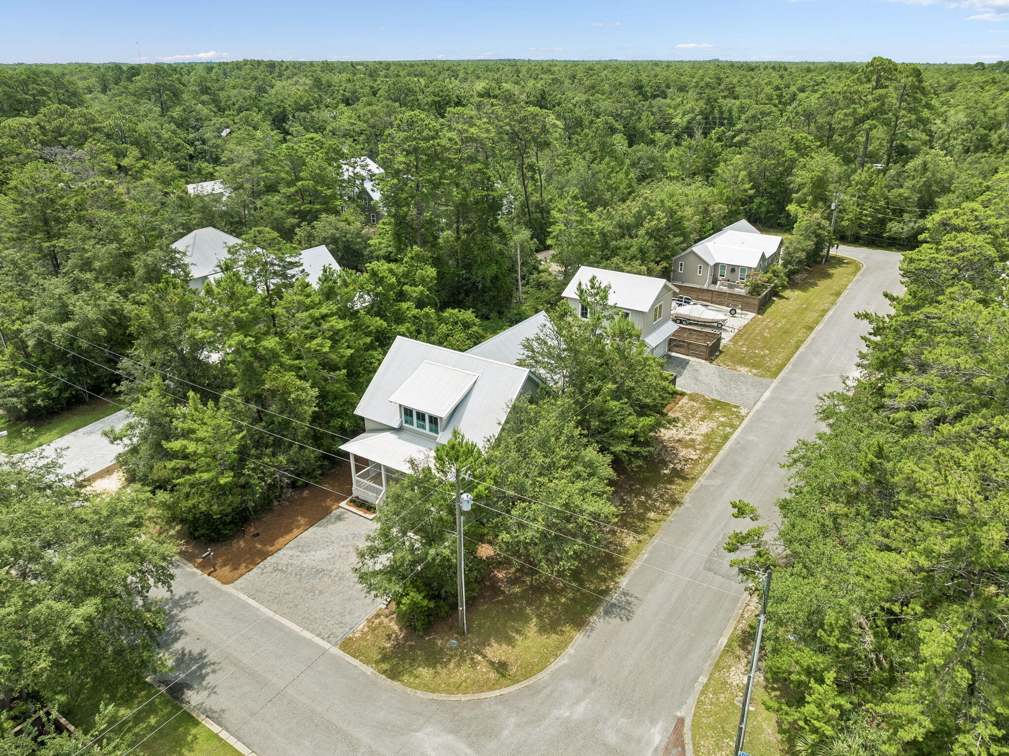 MAGNOLIA BEACH - Residential