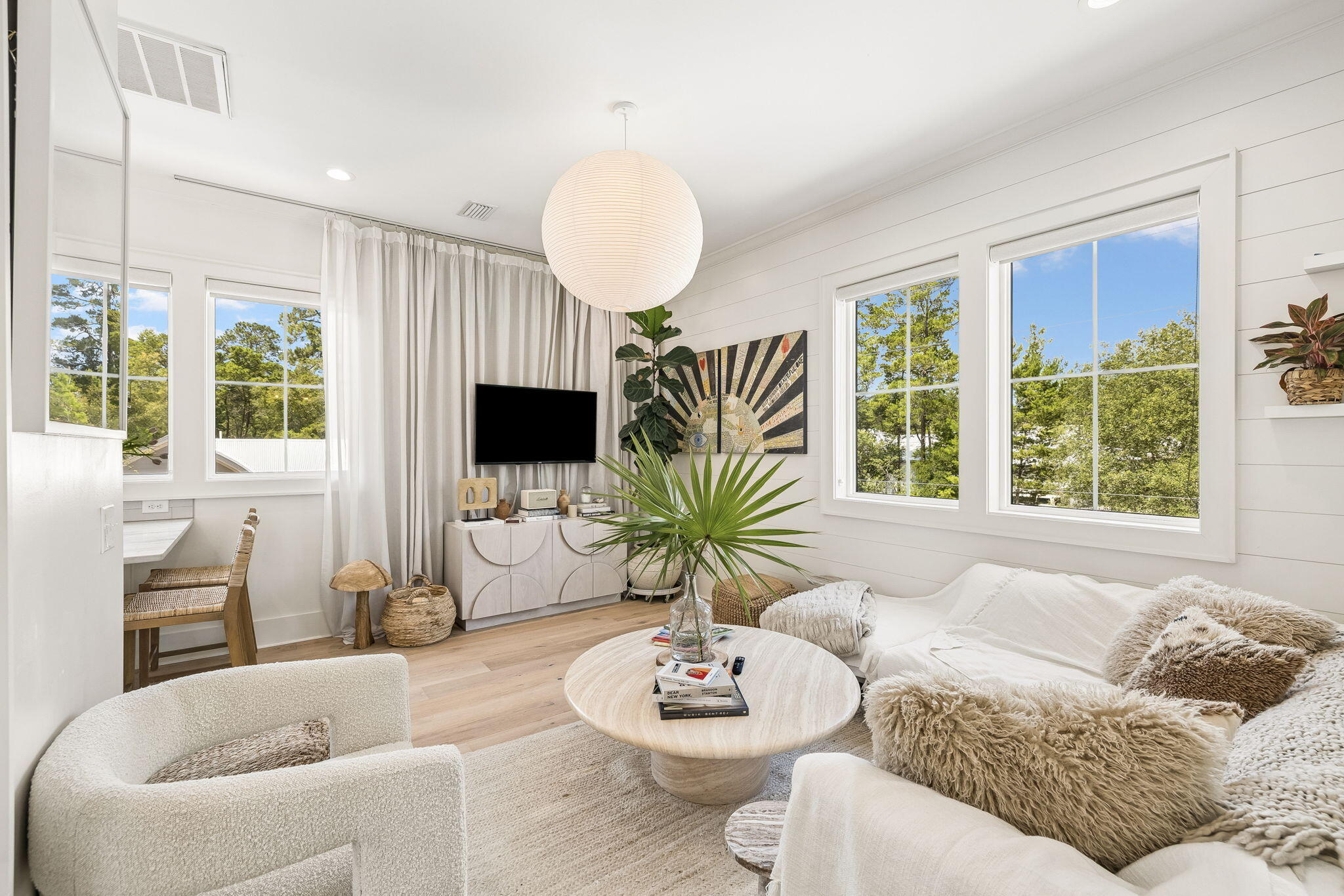 MAGNOLIA BEACH - Residential