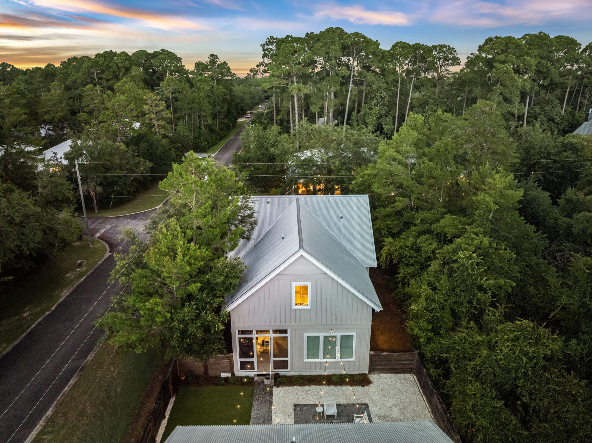 MAGNOLIA BEACH - Residential