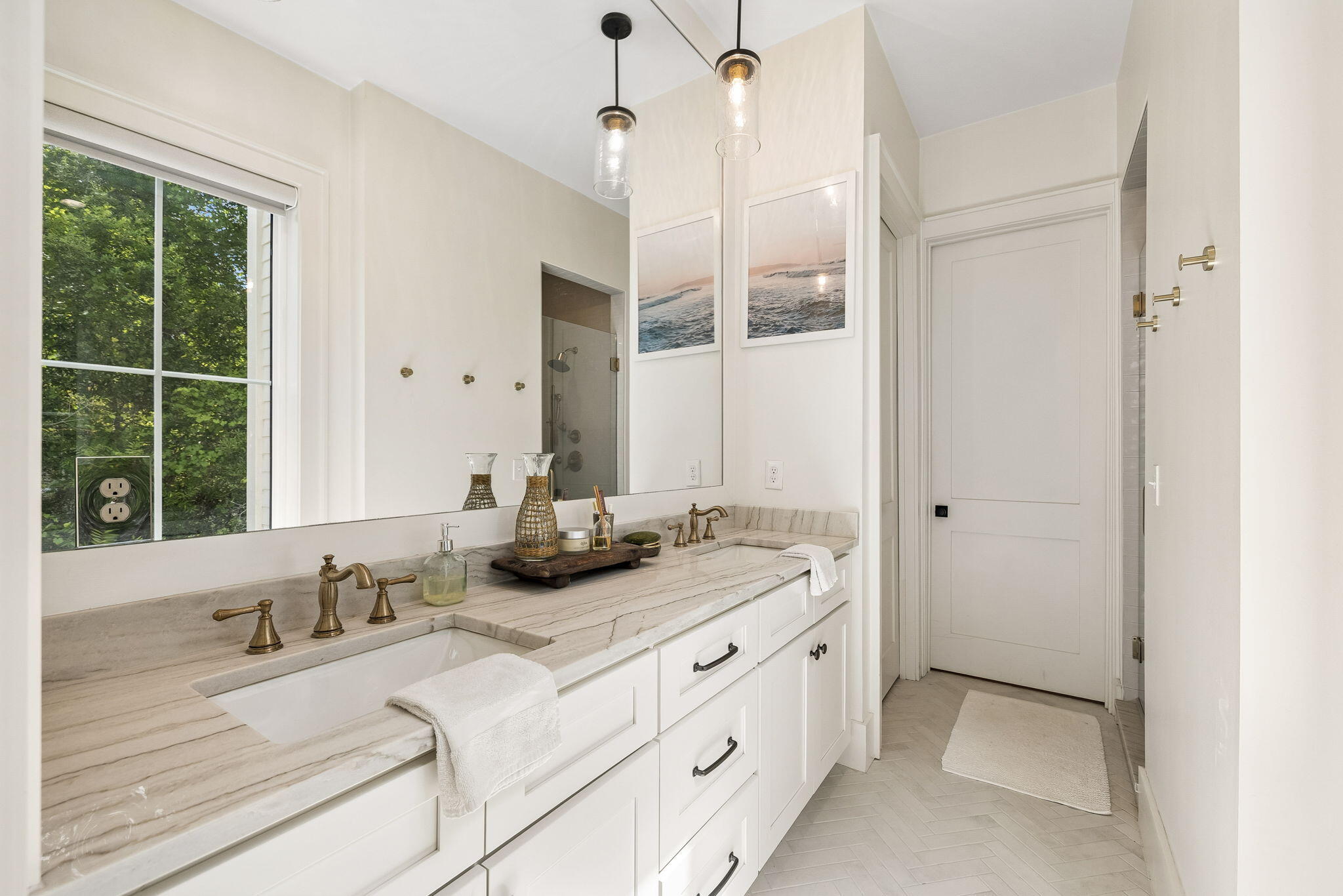 MAGNOLIA BEACH - Residential