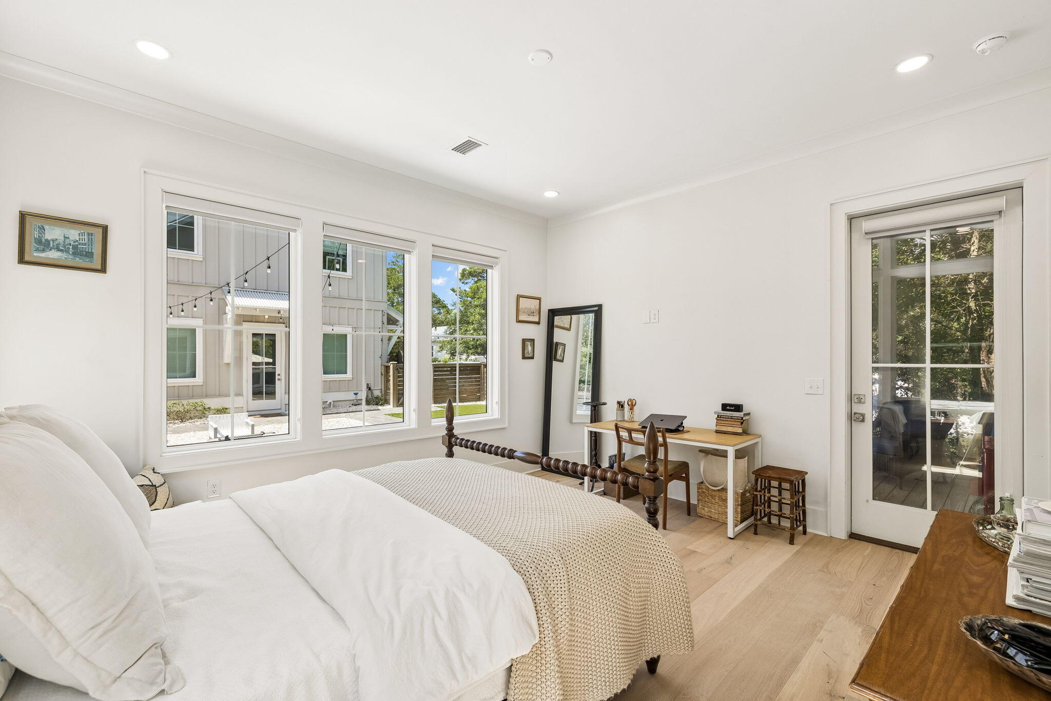 MAGNOLIA BEACH - Residential