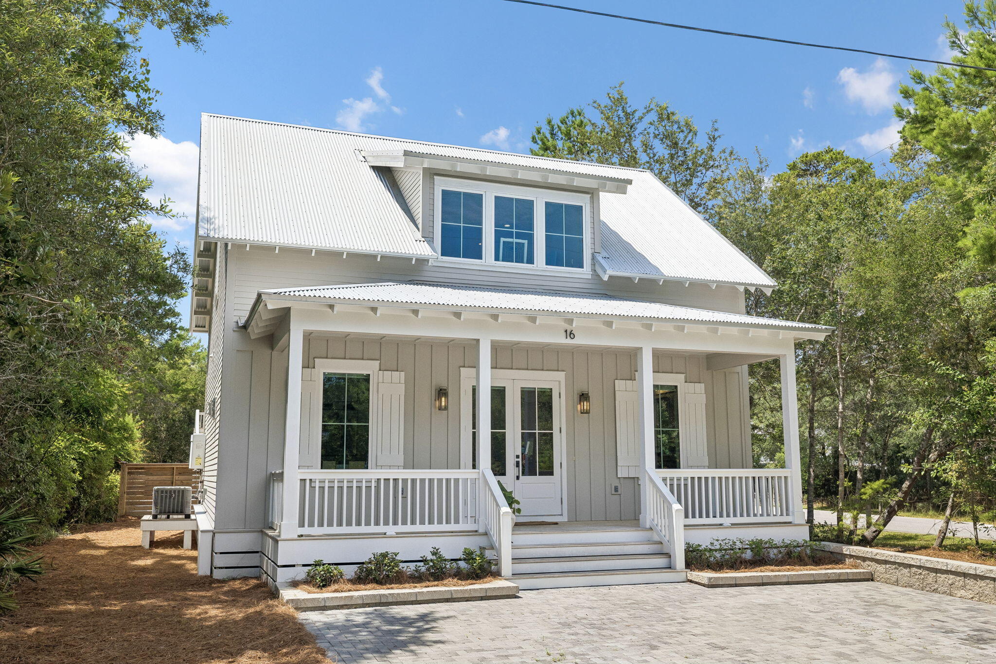 MAGNOLIA BEACH - Residential