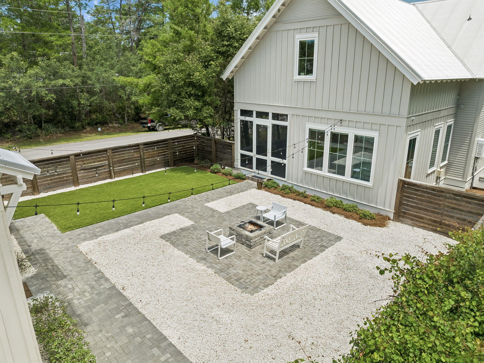 MAGNOLIA BEACH - Residential