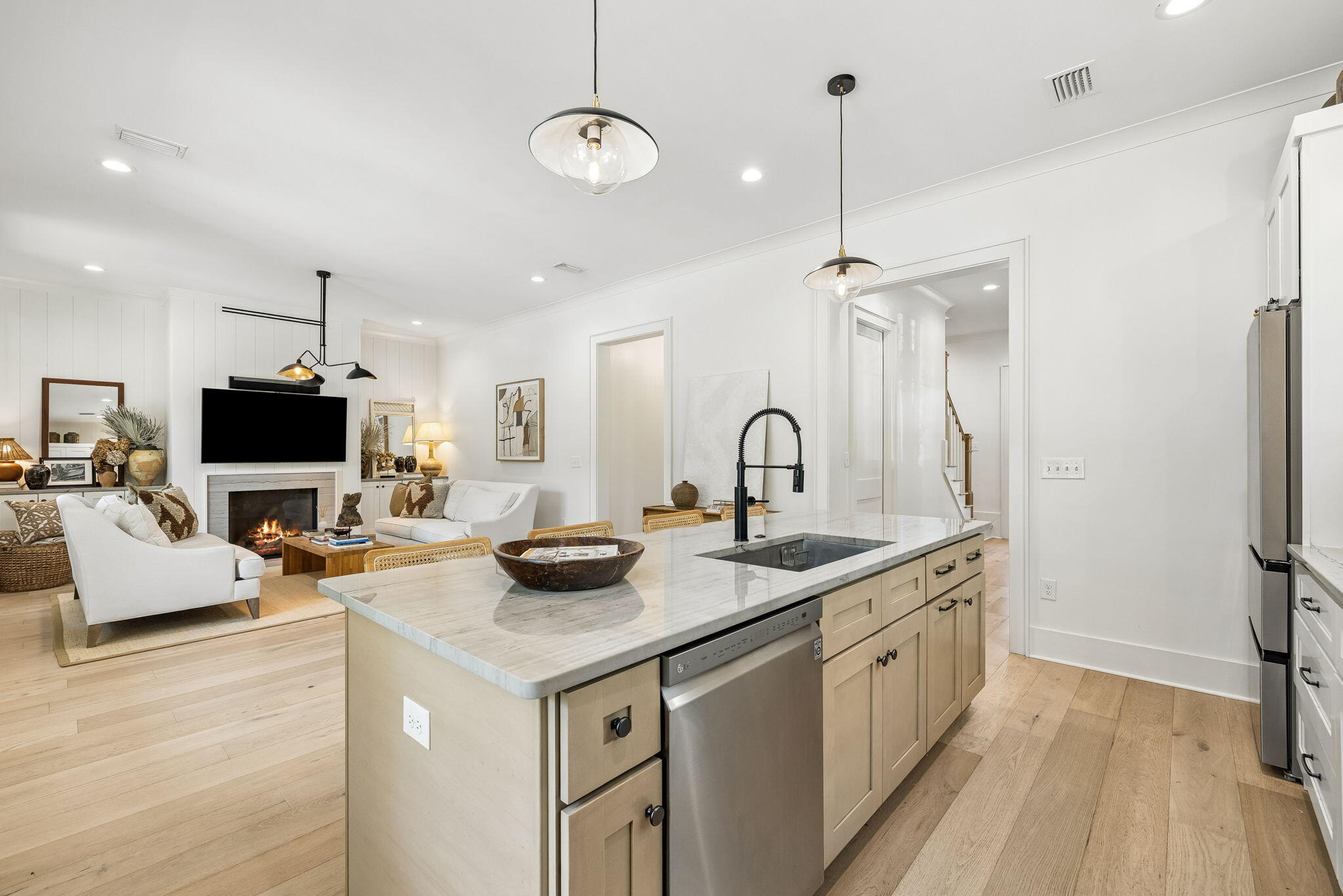 MAGNOLIA BEACH - Residential