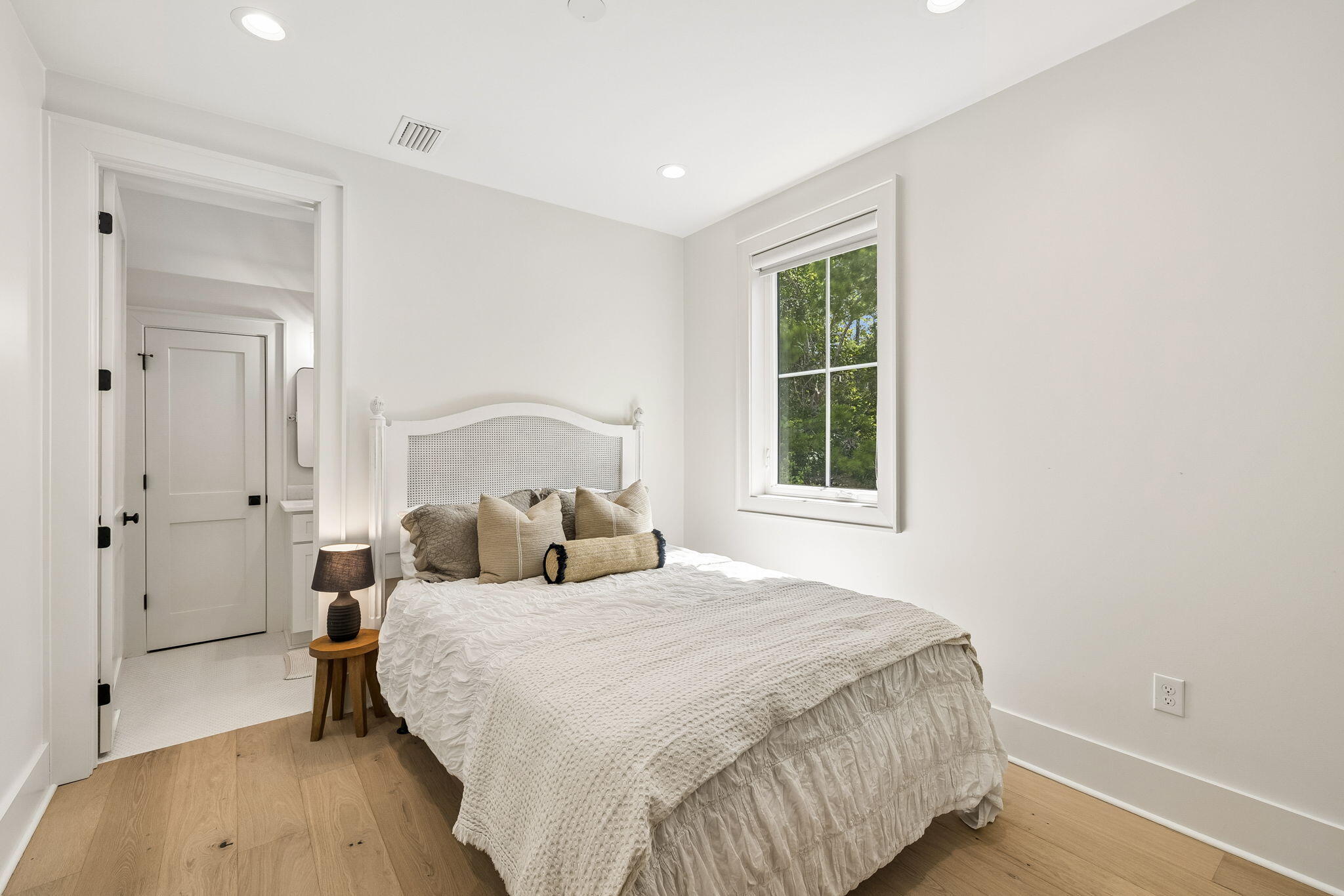 MAGNOLIA BEACH - Residential