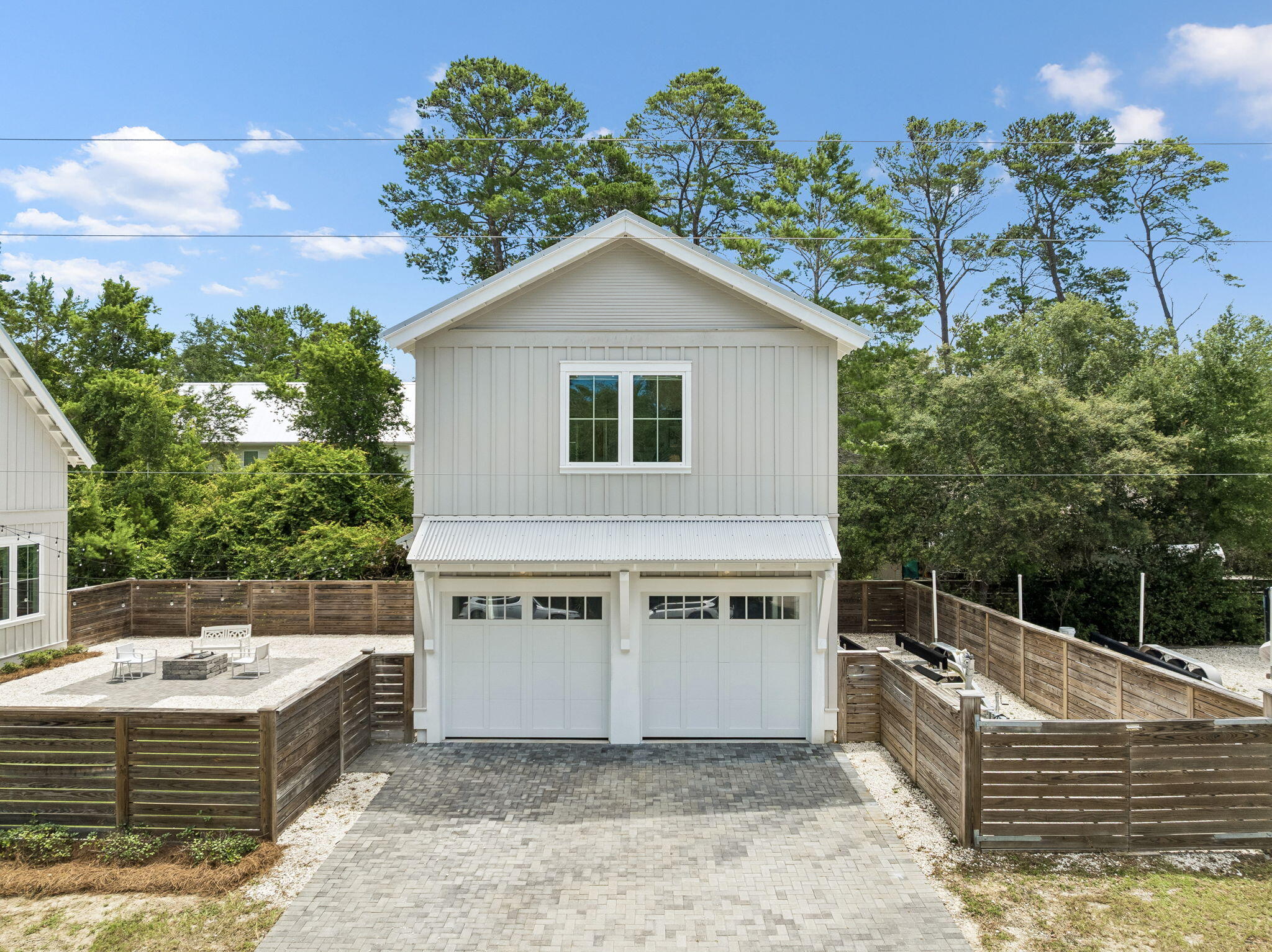 MAGNOLIA BEACH - Residential