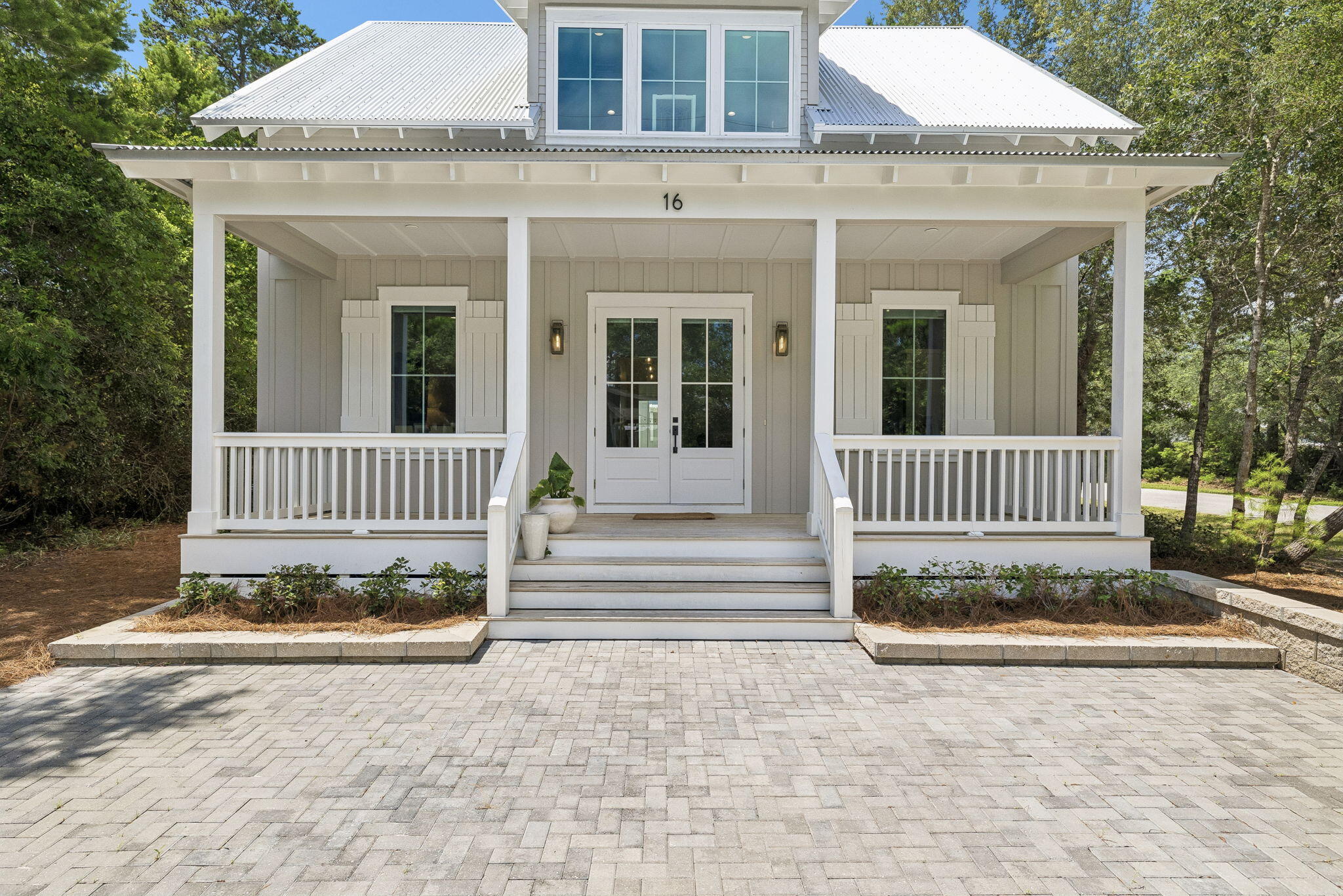 MAGNOLIA BEACH - Residential