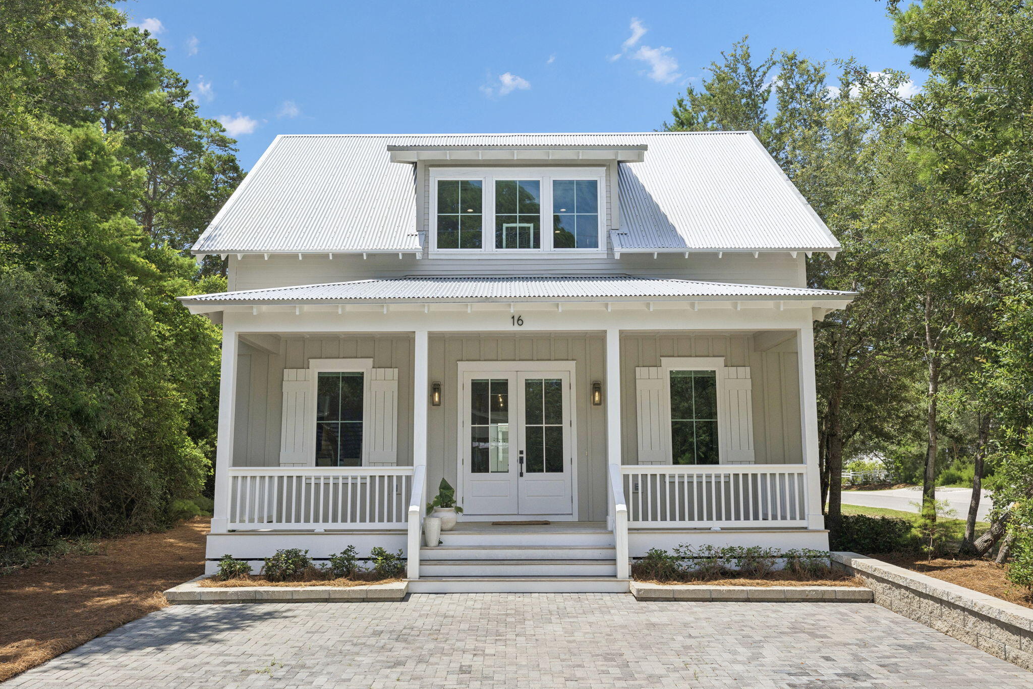 MAGNOLIA BEACH - Residential