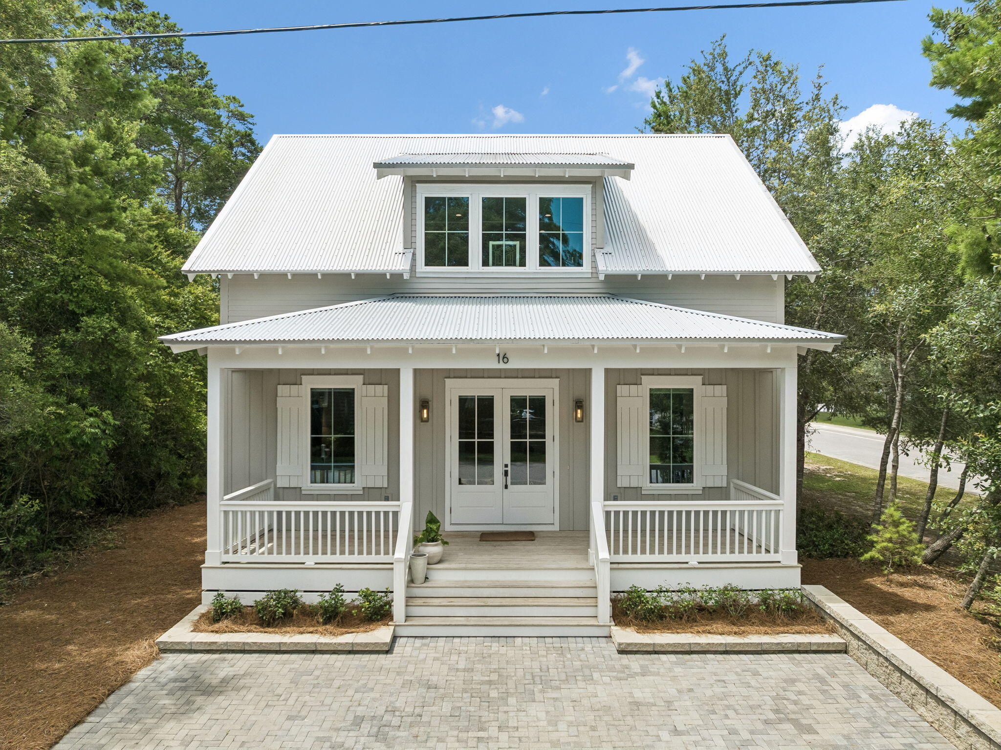 MAGNOLIA BEACH - Residential