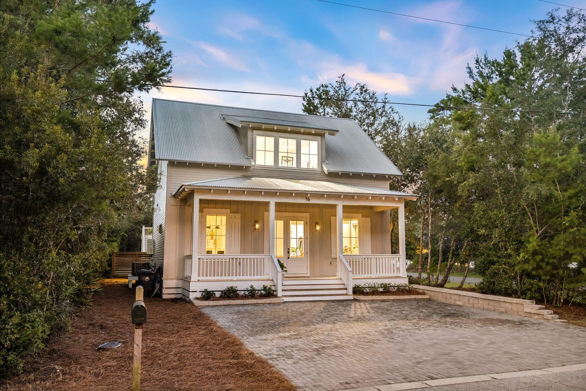 MAGNOLIA BEACH - Residential