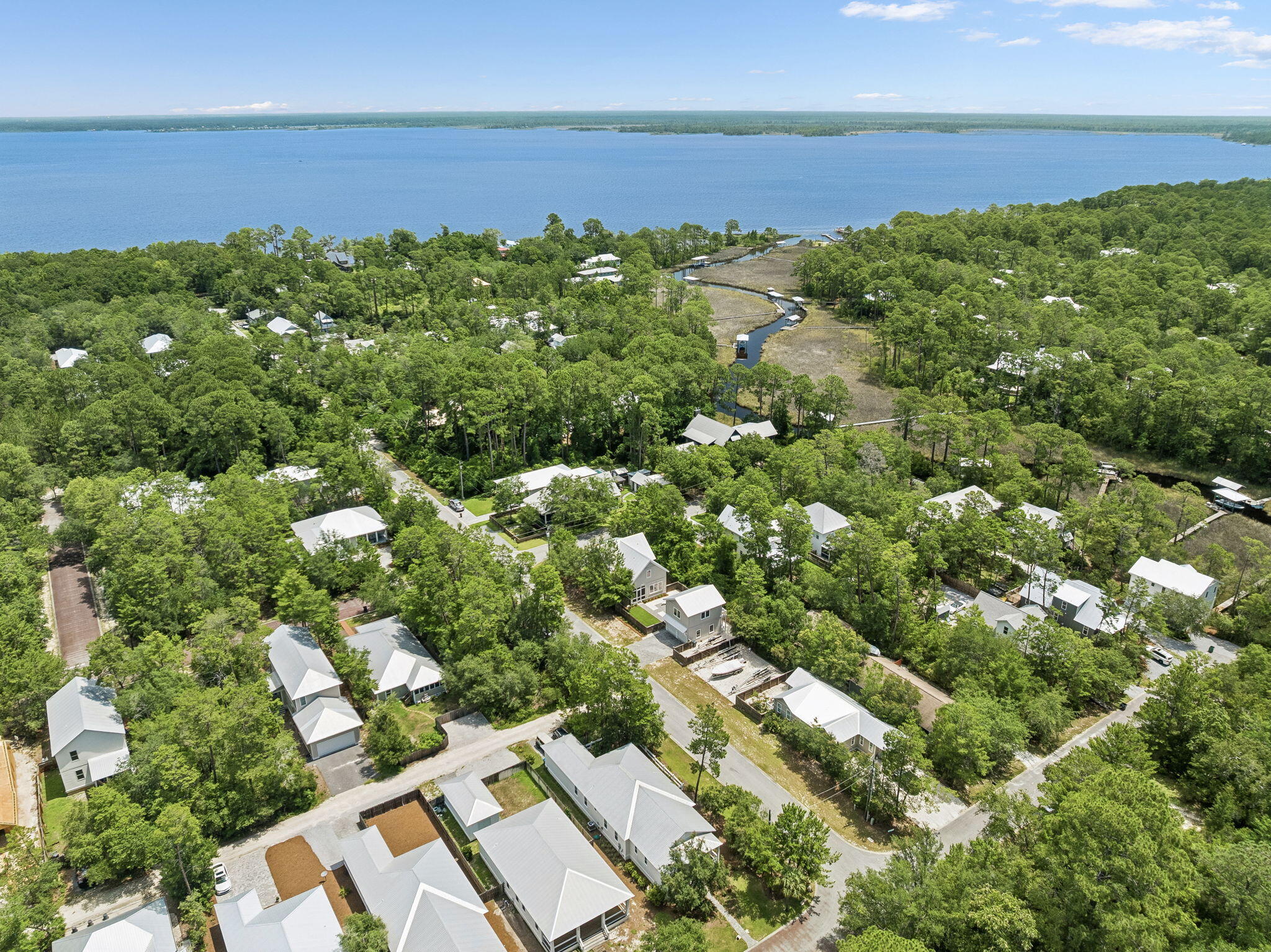 MAGNOLIA BEACH - Residential