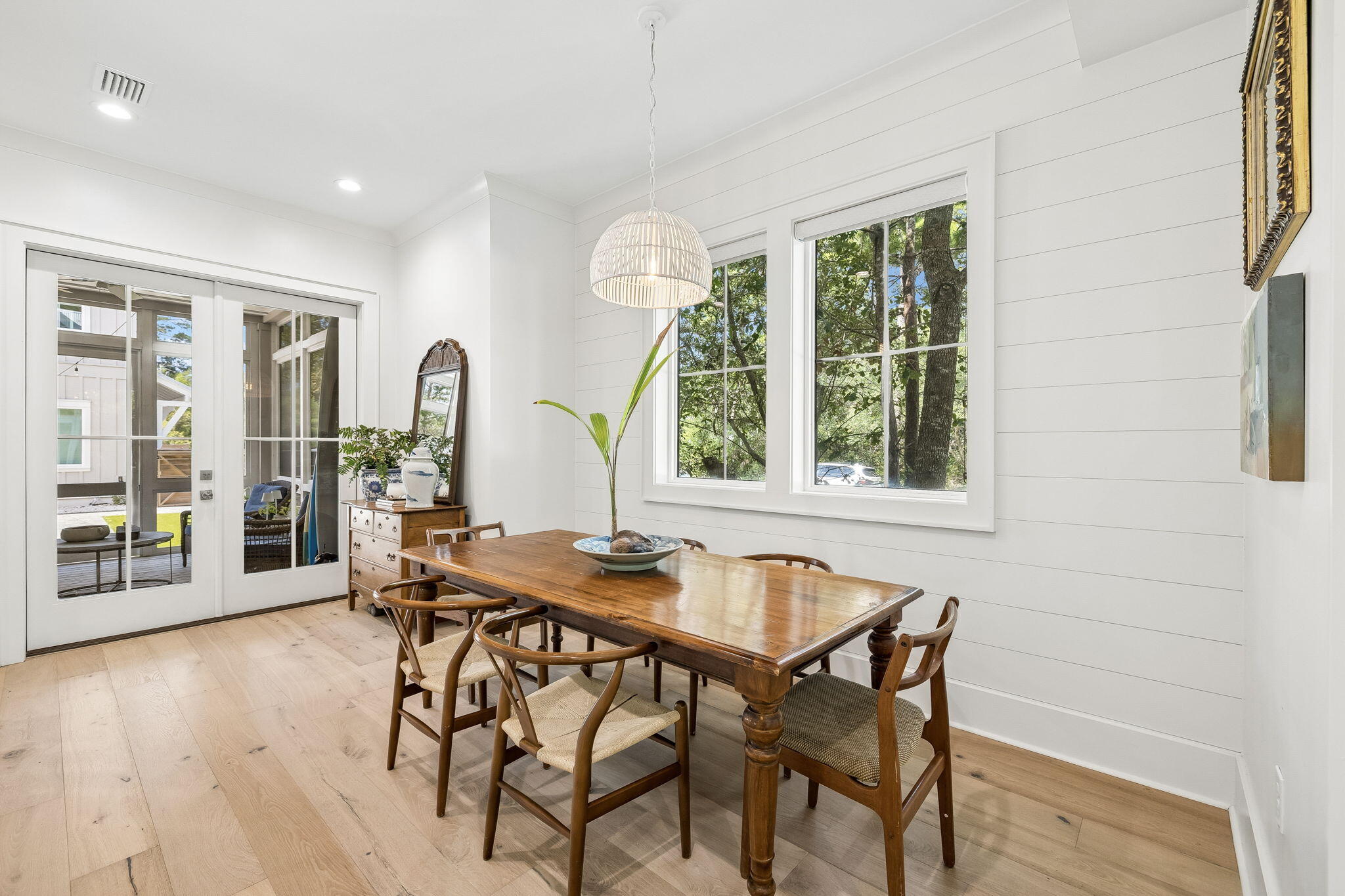 MAGNOLIA BEACH - Residential