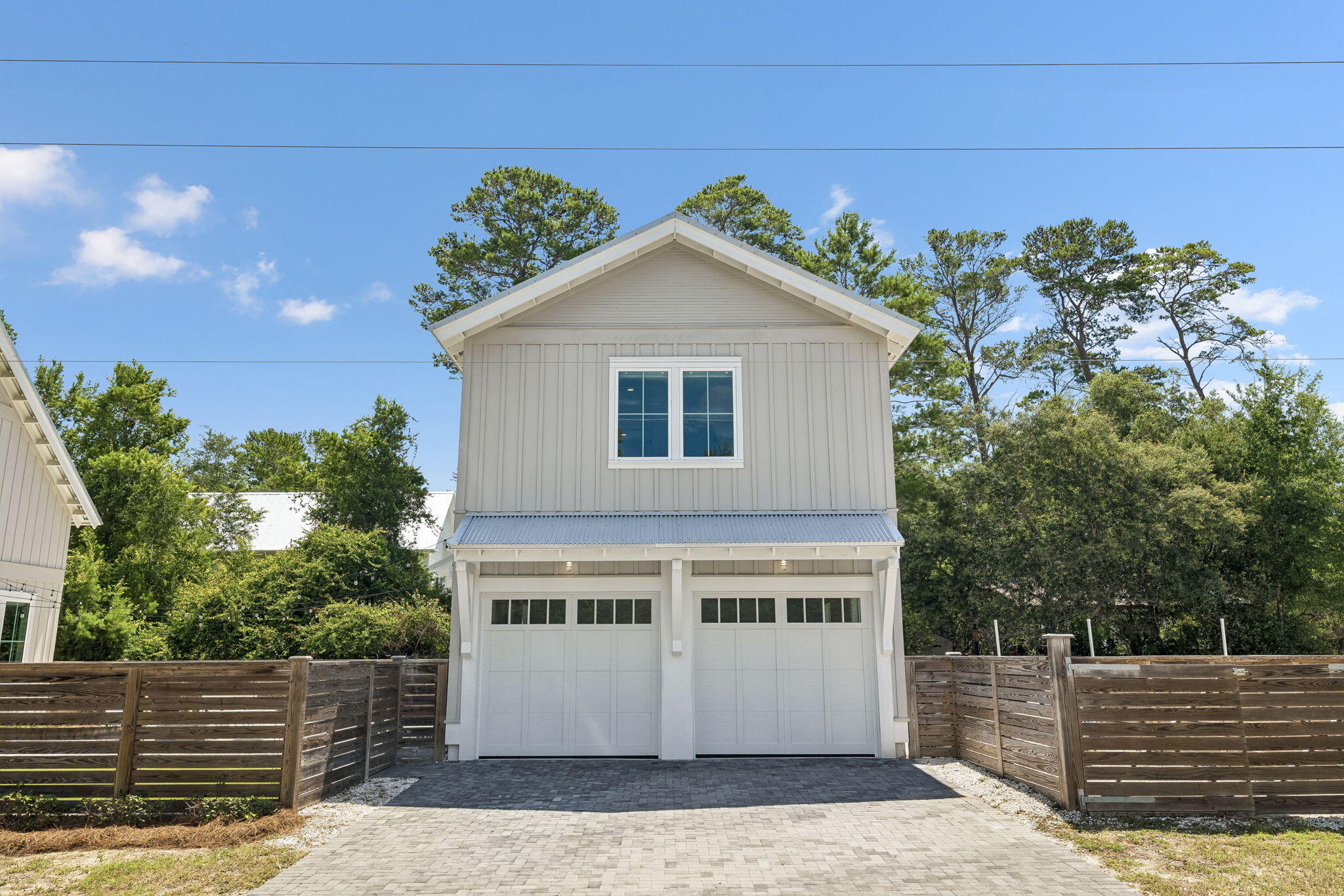 MAGNOLIA BEACH - Residential